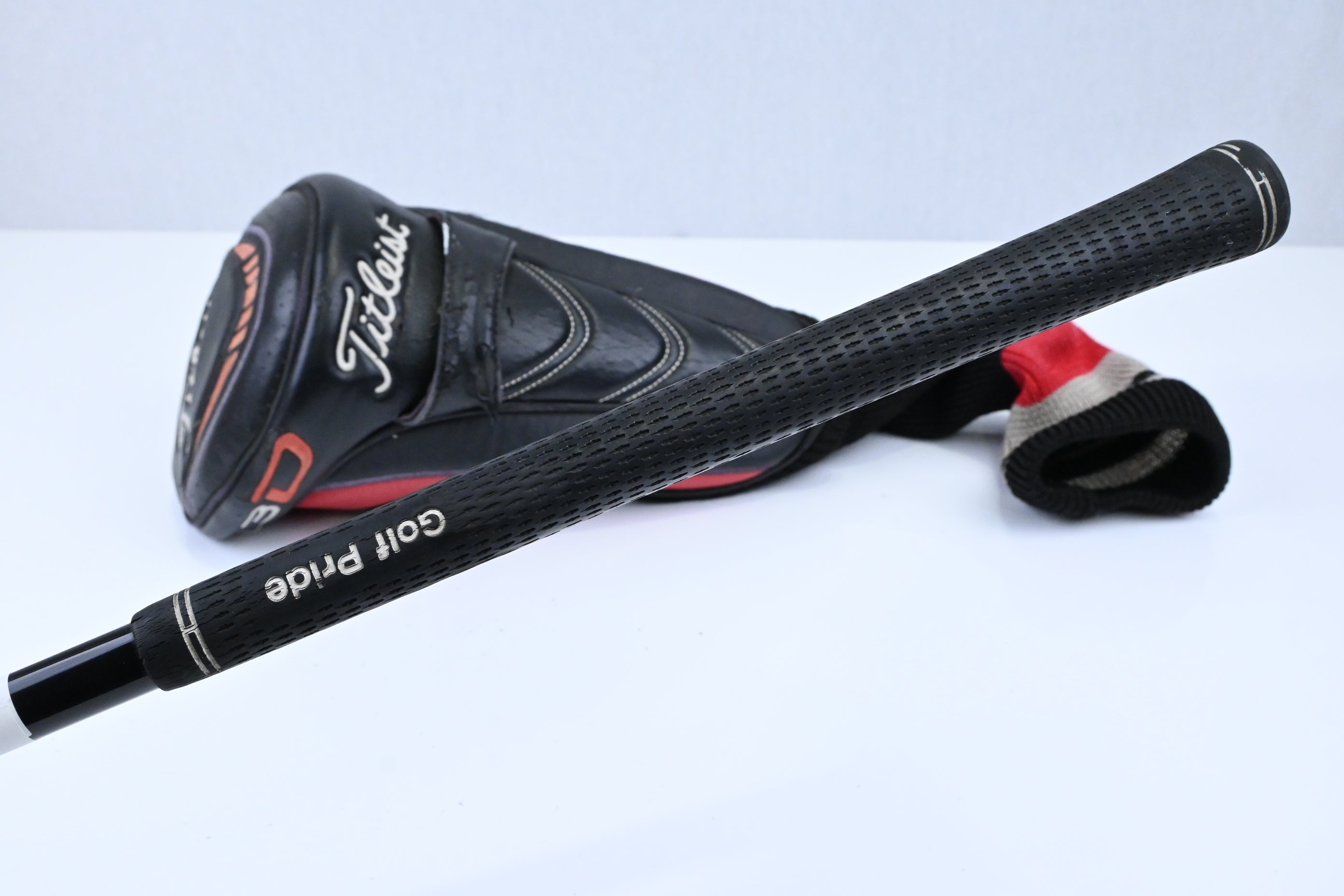 Left Hand Titleist 913 D3 Driver / 9.5 Degree / Regular Flex Bassara 50 Shaft