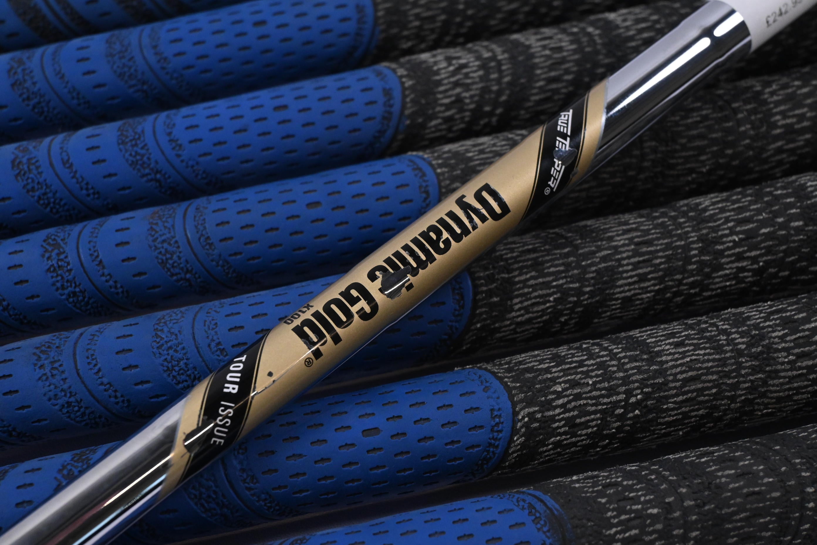Titleist 714 CB Irons / 3-PW / X-Flex Dynamic Gold X100 Shafts