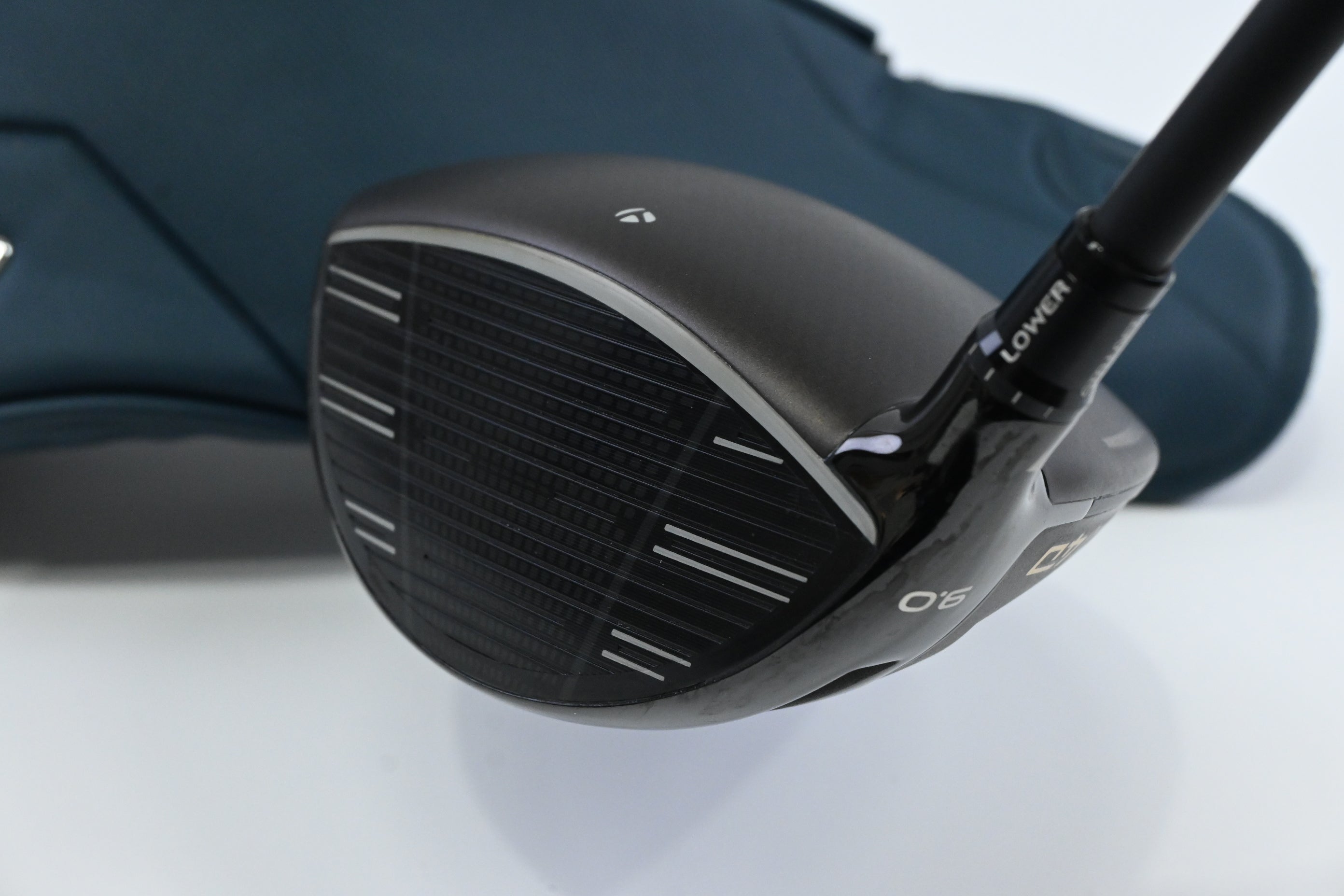 Taylormade Qi4D Driver / 9 Degree / X-Flex Kai'li Dark Waves Blue 60 Shaft