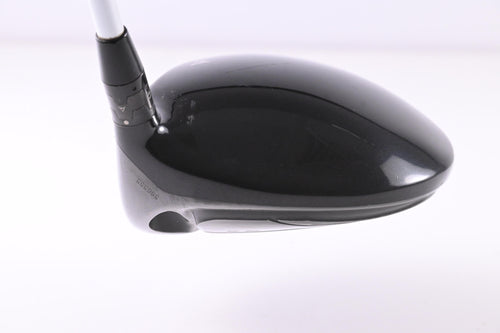 Titleist 915 D3 Driver / 9.5 Degree / Stiff Flex Aldila Rogue Silver 60 Shaft