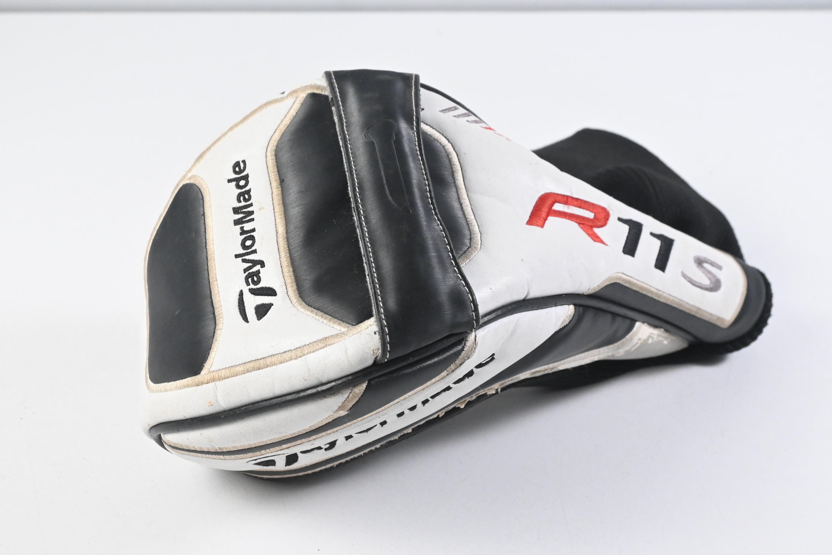 Taylormade R11S Driver / 10.5 Degree / Stiff Flex Taylormade RIP Phenom 65 Shaft
