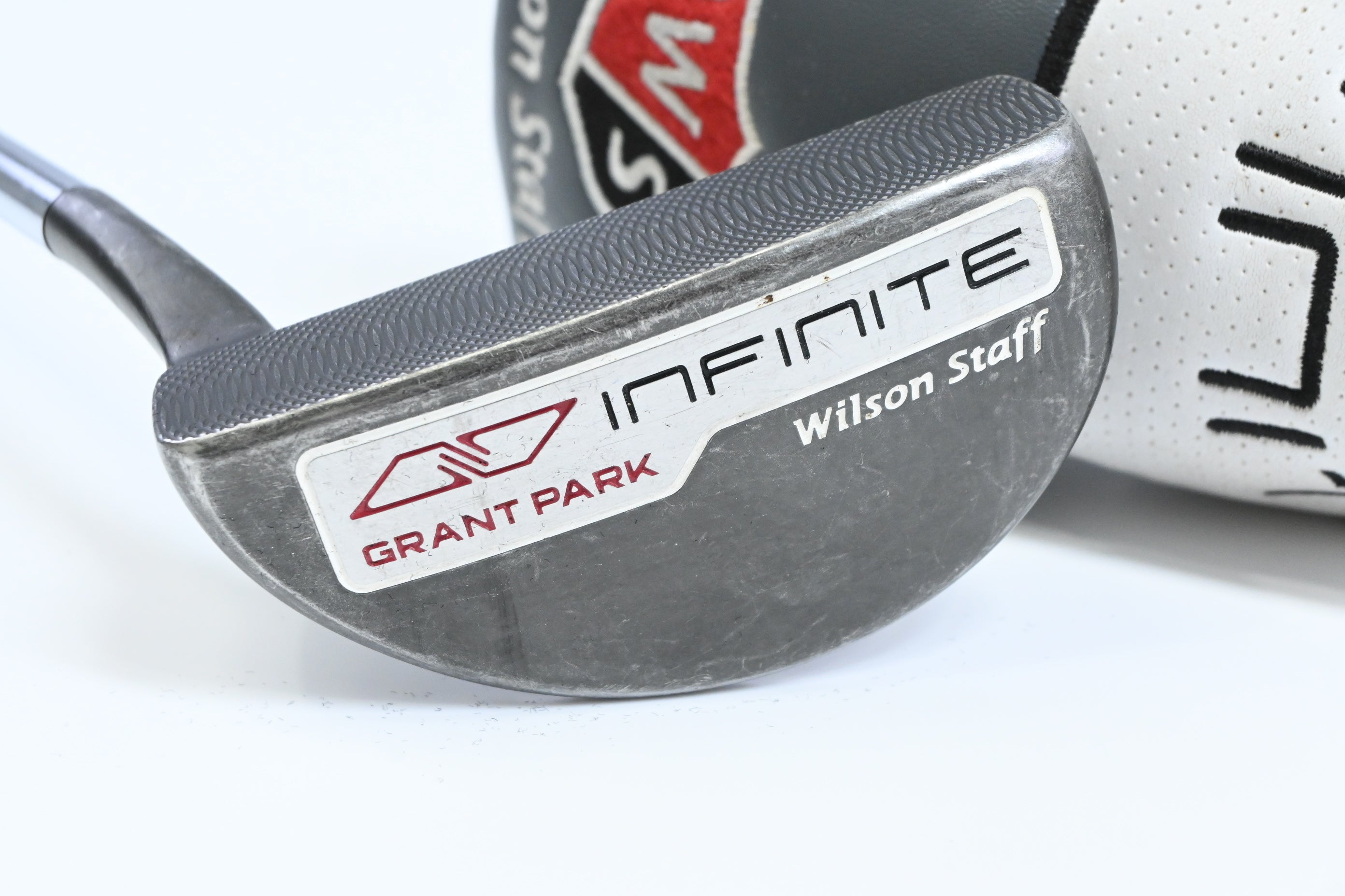 Left Hand Wilson Infinite Grant Park Putter / 35 Inch