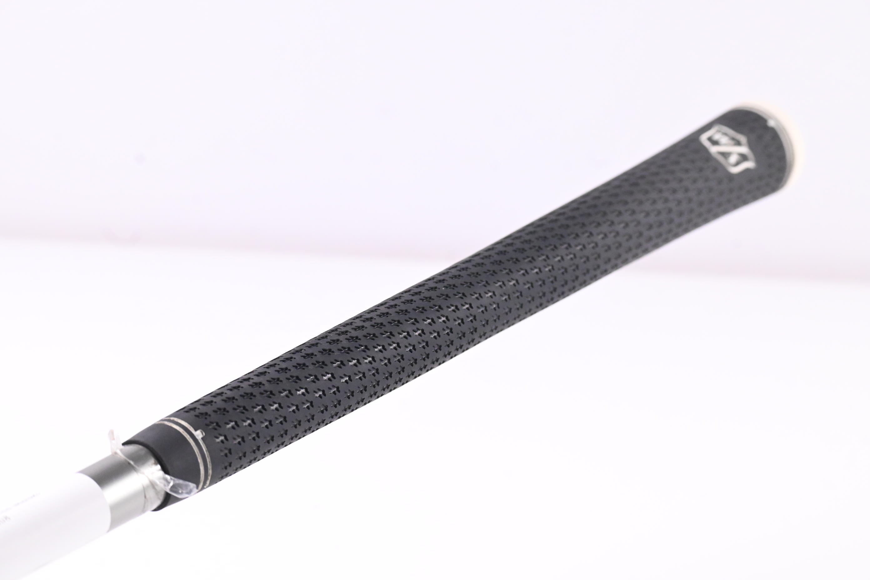 Wilson Staff D7 #4 Hybrid / 22 Degree / Regular Flex UST Mamiya Recoil 460 Shaft