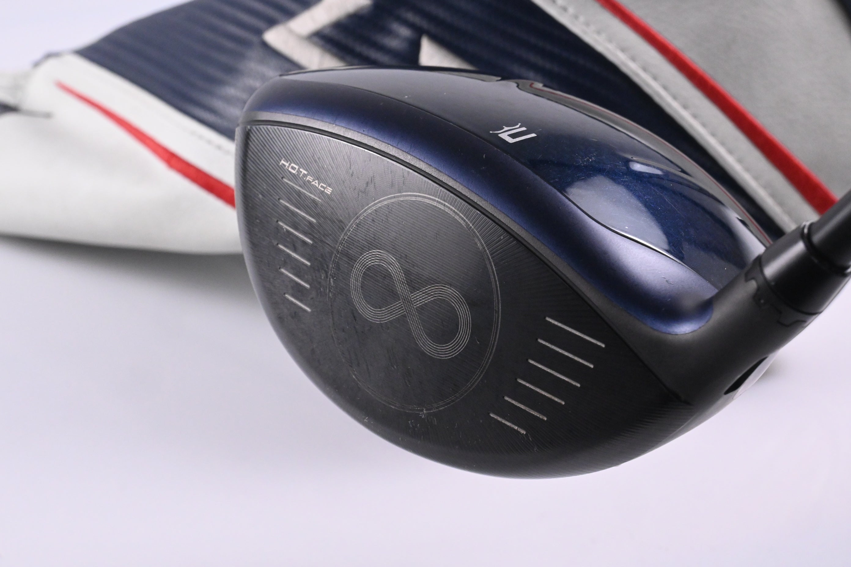 Cobra LTDx Driver / 10.5 Degree / Senior Flex UST Mamiya Helium Black 4 Shaft