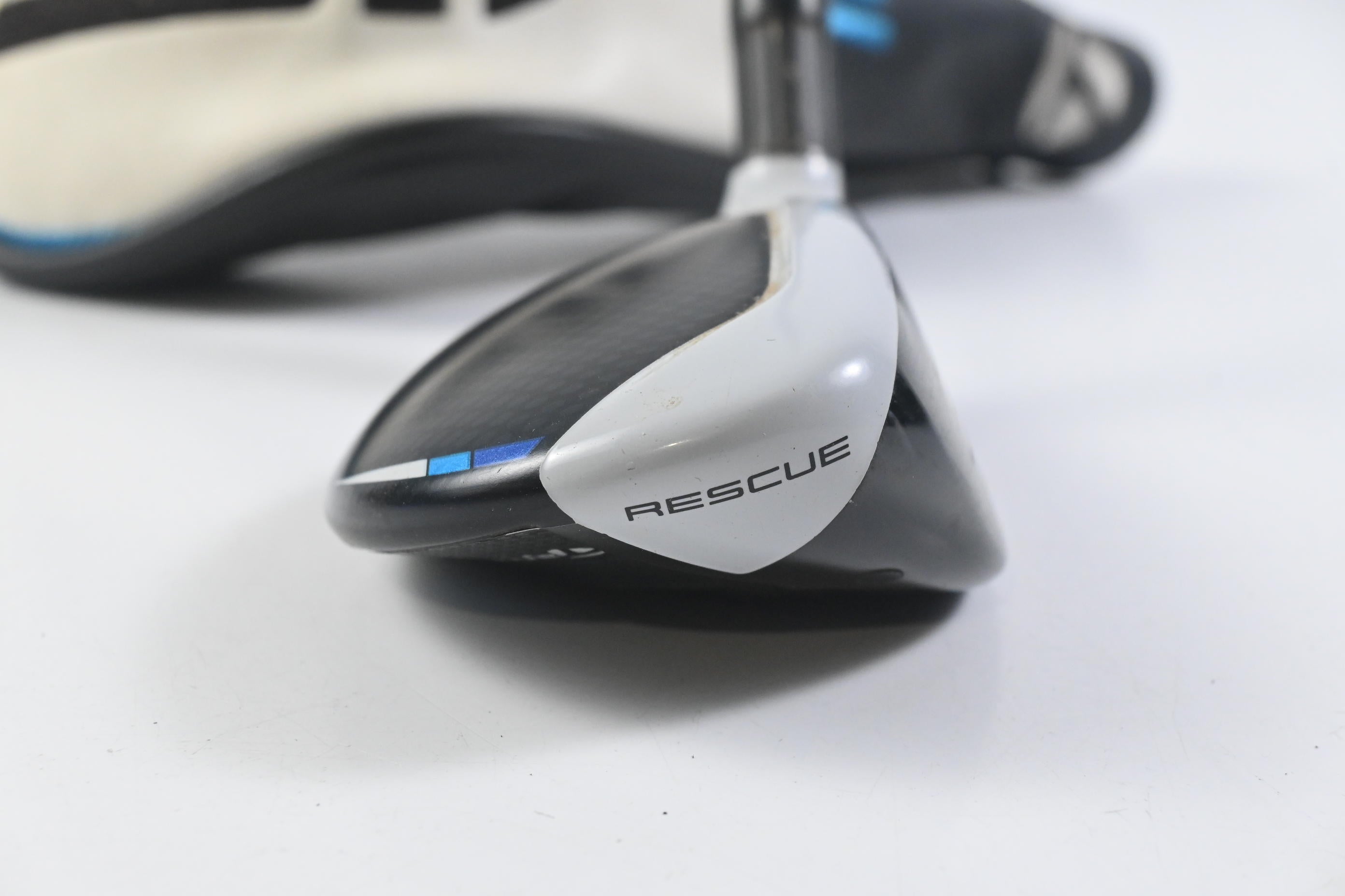 Taylormade SIM2 Max #4 Hybrid / 22 Degree / Senior Flex Fujikura Ventus Blue 5