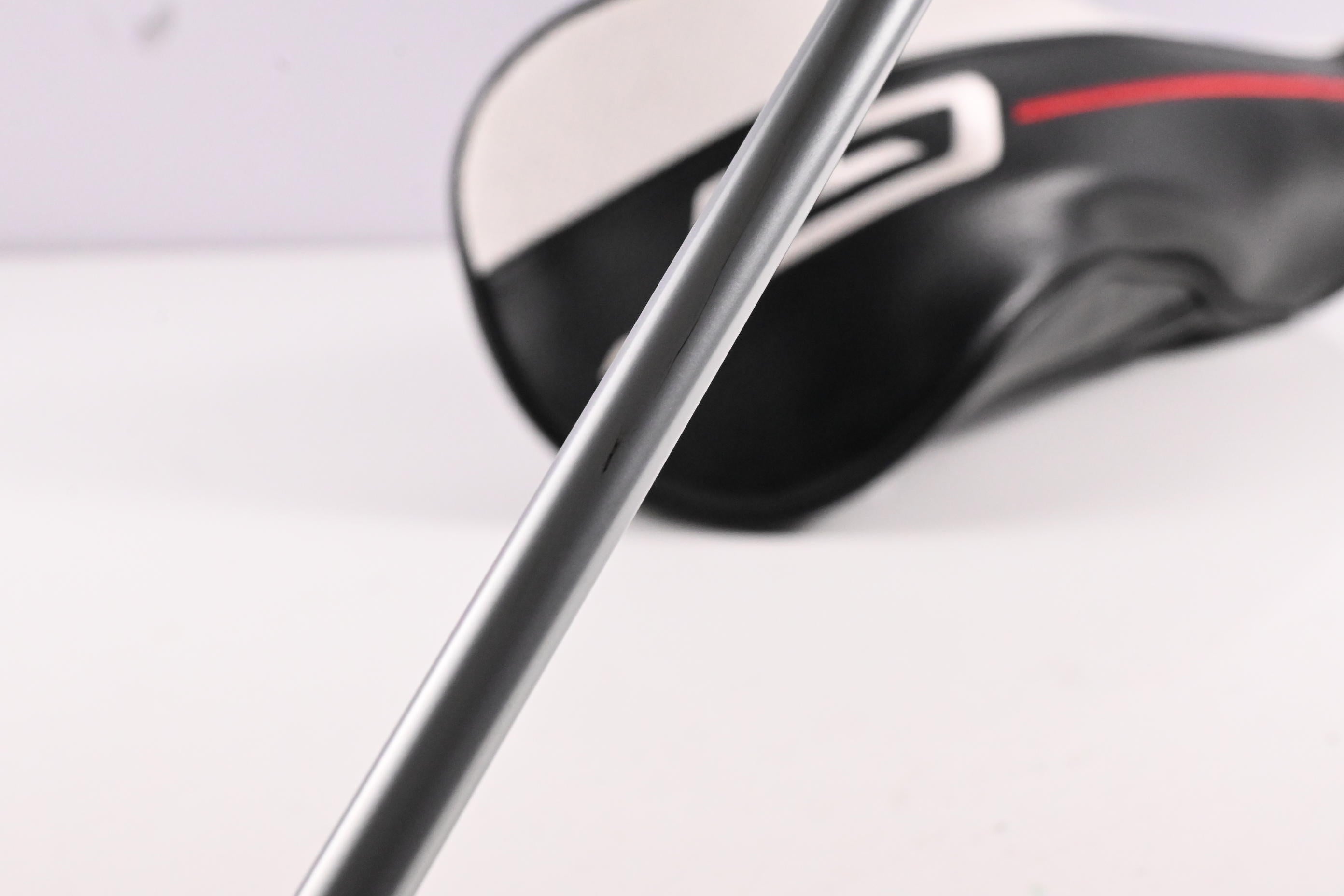 Titleist GT1 Driver / 10 Degree / Regular Flex Fujikura Airspeeder 40 Shaft