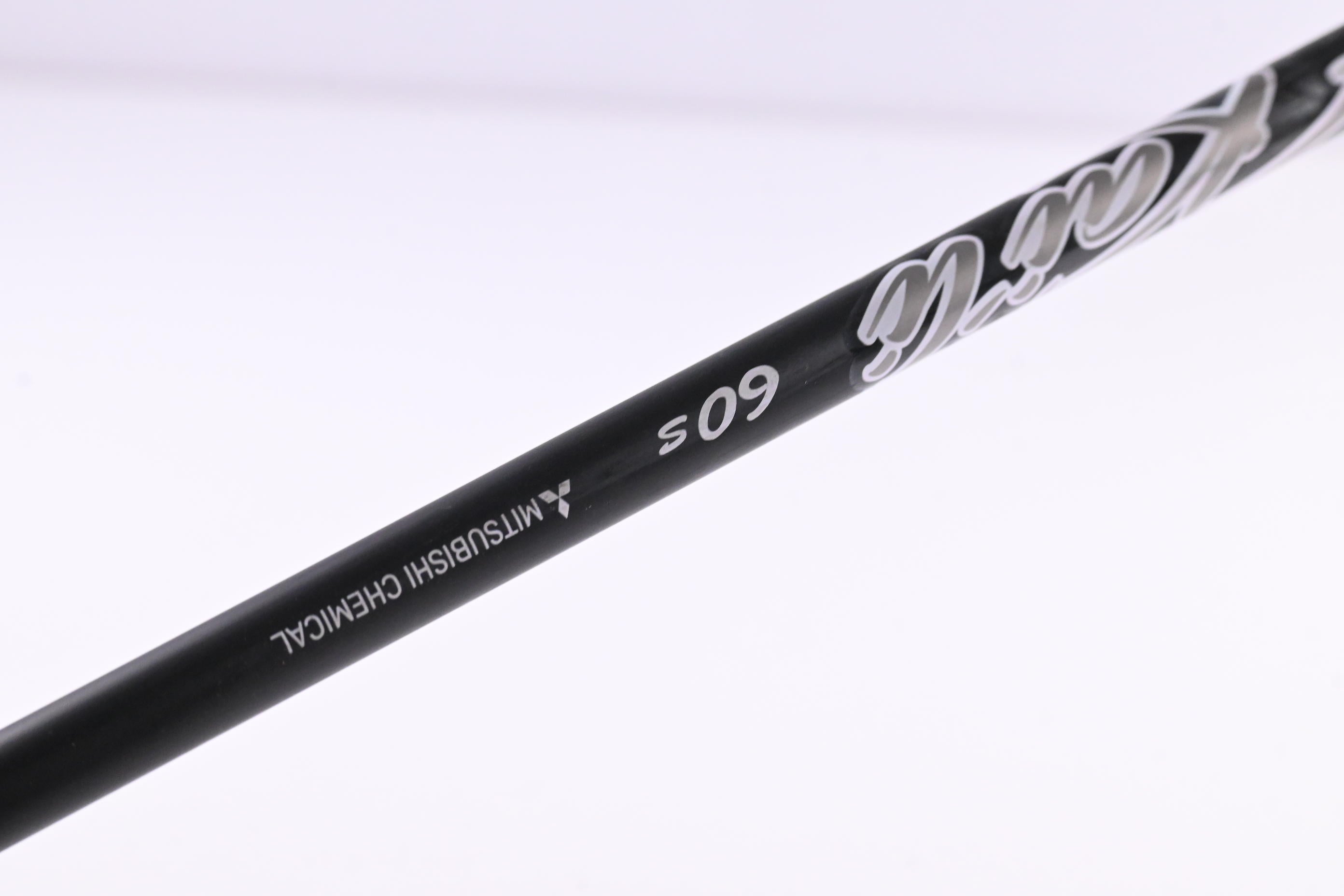 Taylormade Qi35 Max Driver / 9 Degree / Stiff Flex Kai'li White Dark Waves 60