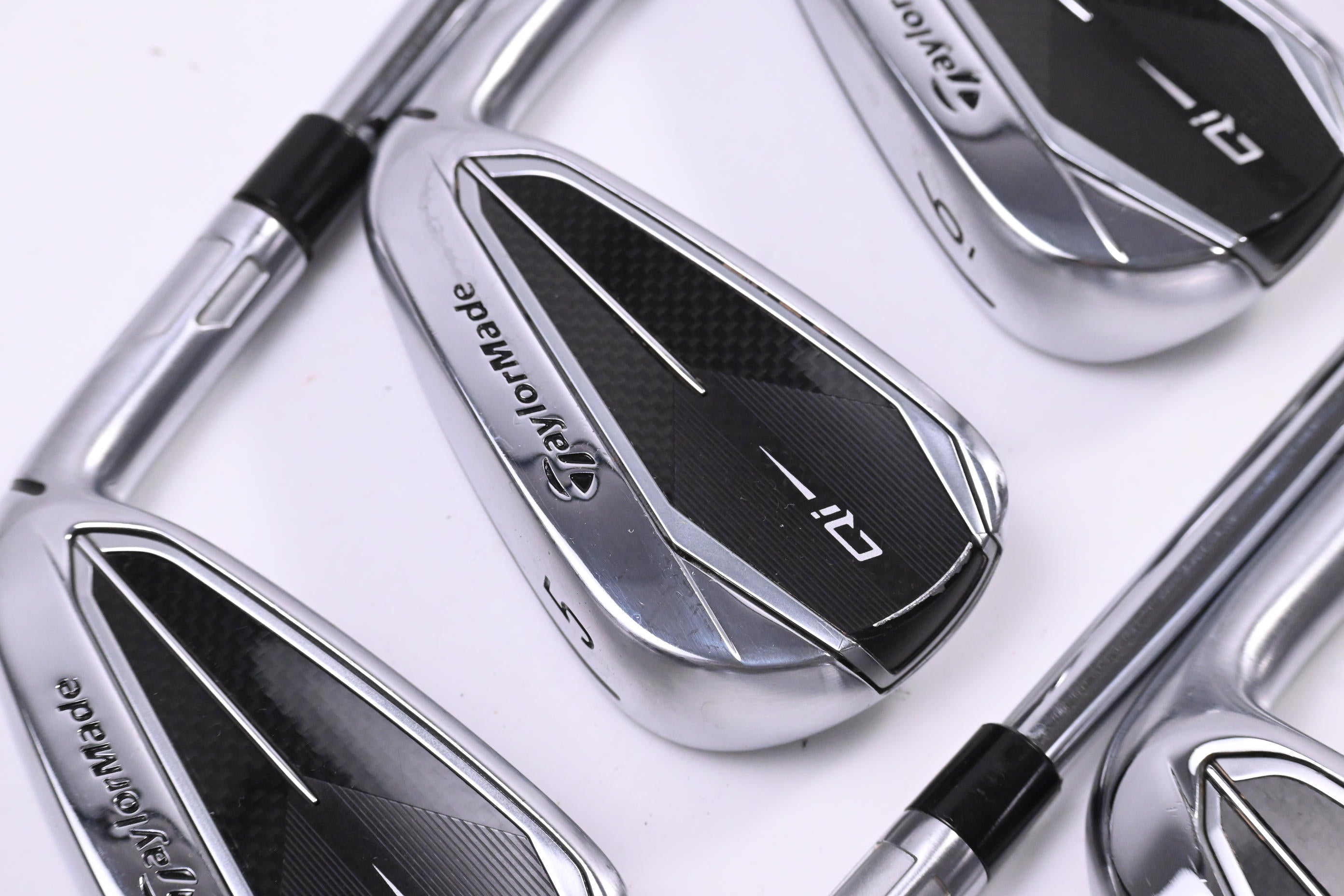 Taylormade Qi Irons / 4-PW+GW / Regular Flex Steel Shafts