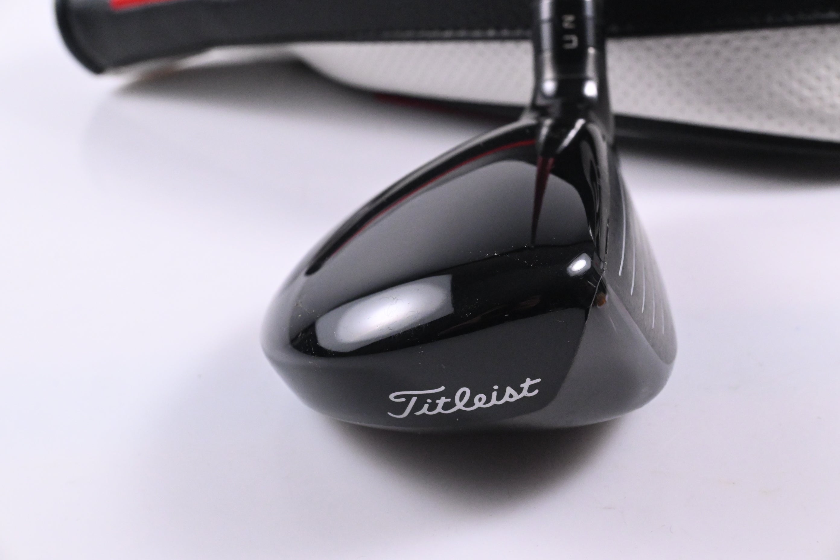 Titleist GT2 #4 Hybrid / 21 Degree / Regular Flex Denali Red 60 Shaft