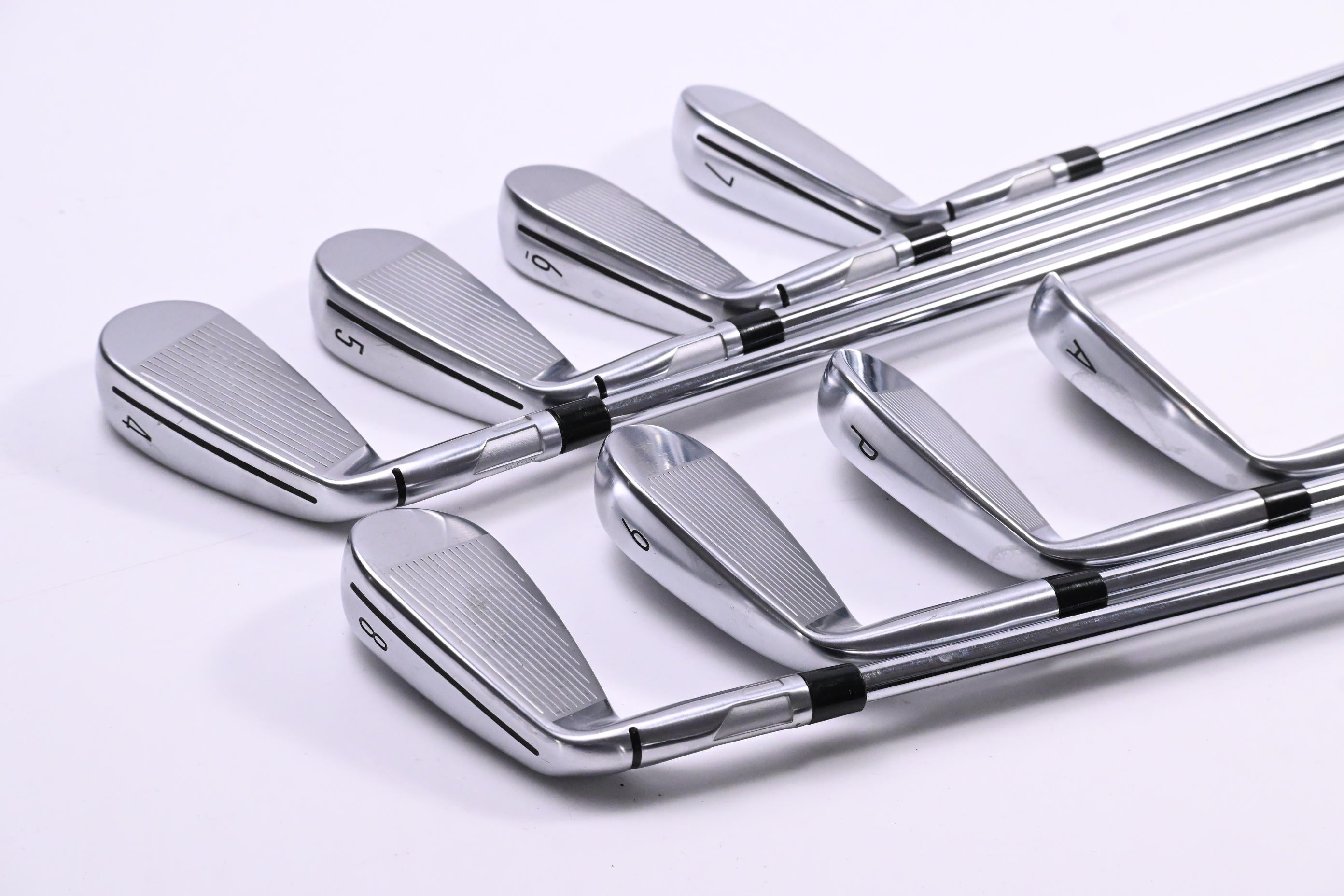 Taylormade Qi Irons / 4-PW+GW / Regular Flex Steel Shafts