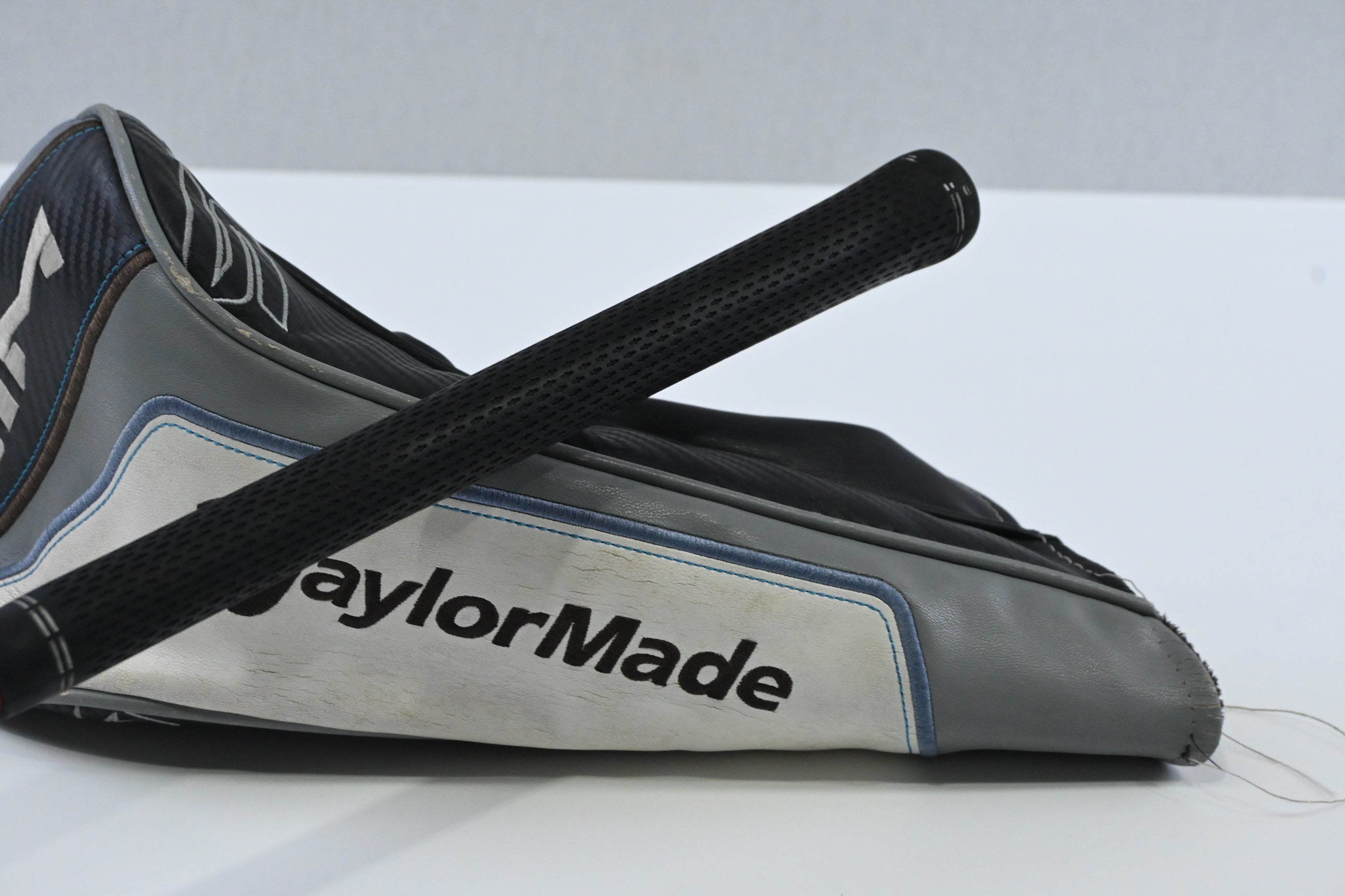 Taylormade SIM Max D Driver / 10.5 Degree / Regular Flex Fujikura Ventus Red 5