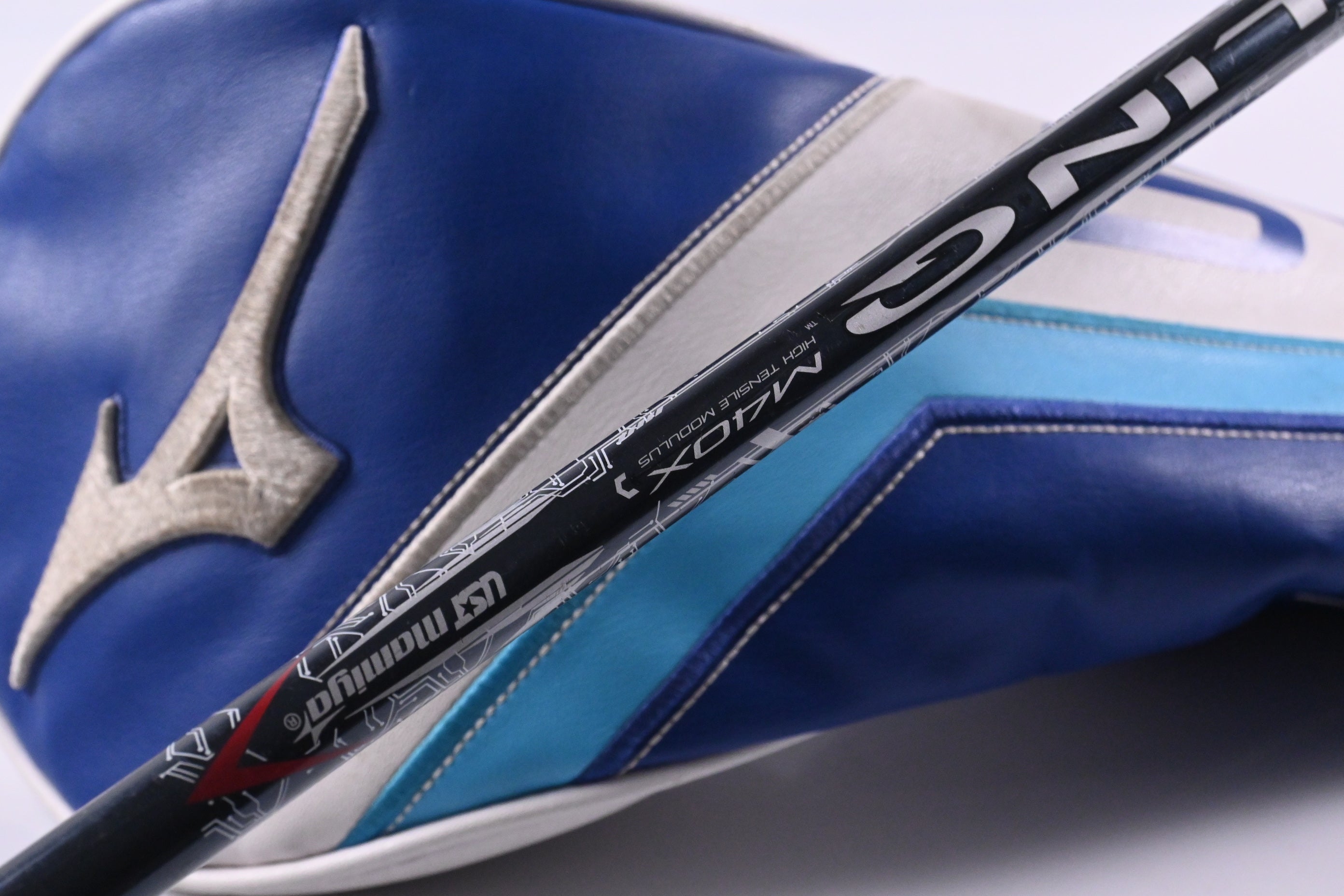 Mizuno ST-Max 230 Driver / 10.5 Degree / Regular Flex UST Mamiya LIN-Q M40X Red
