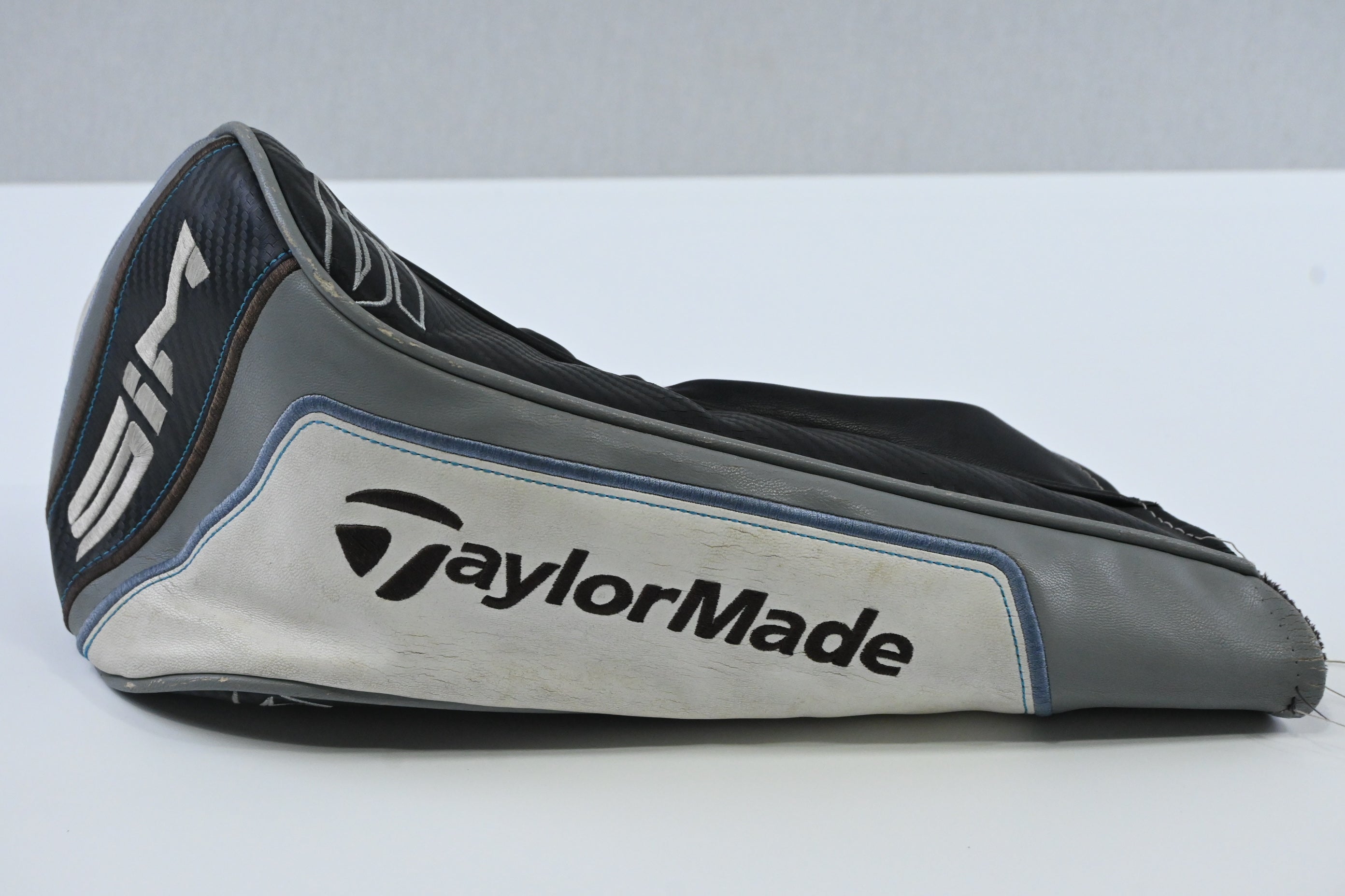 Taylormade SIM Max D Driver / 10.5 Degree / Regular Flex Fujikura Ventus Red 5