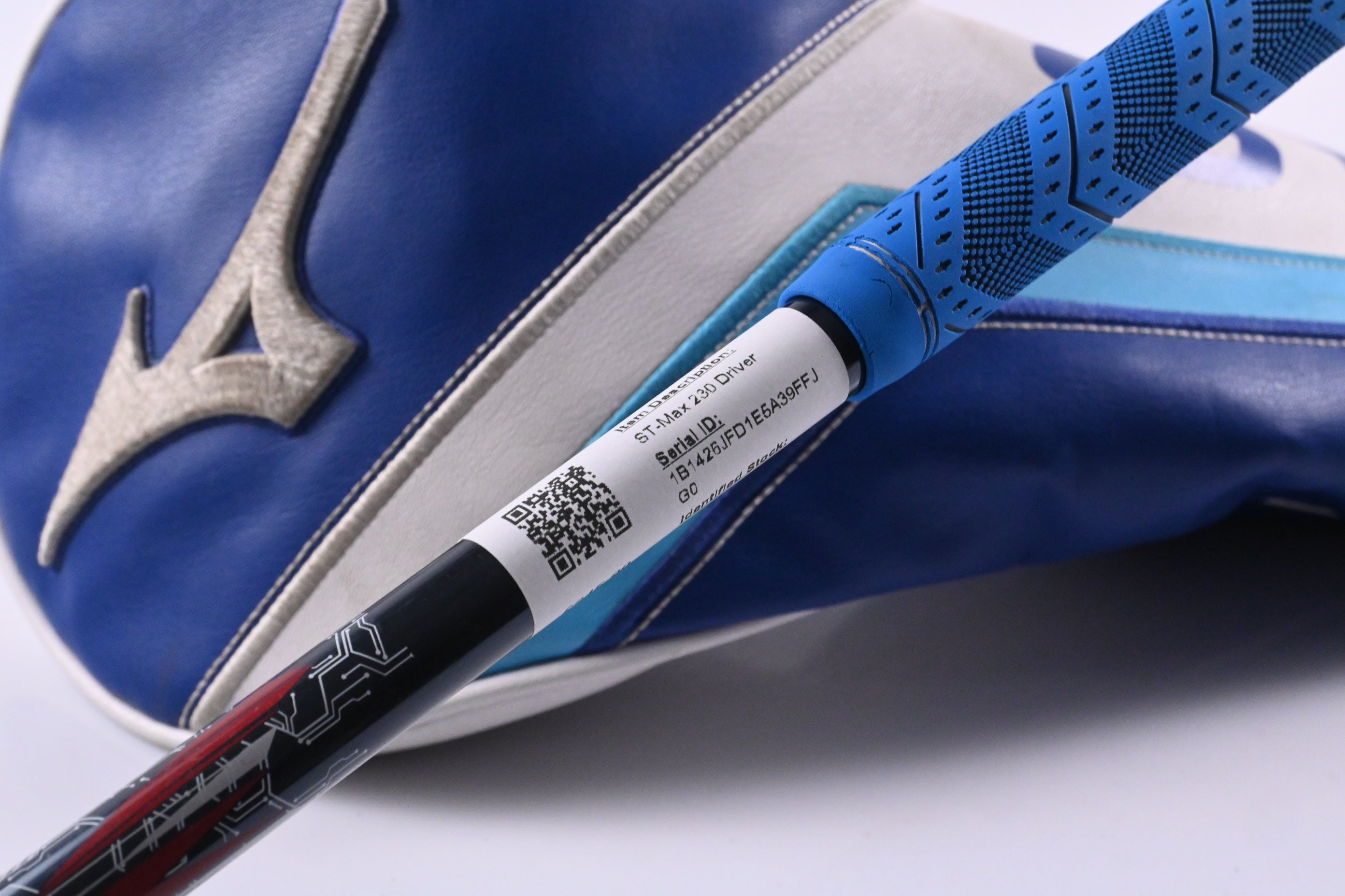 Mizuno ST-Max 230 Driver / 10.5 Degree / Regular Flex UST Mamiya LIN-Q M40X Red