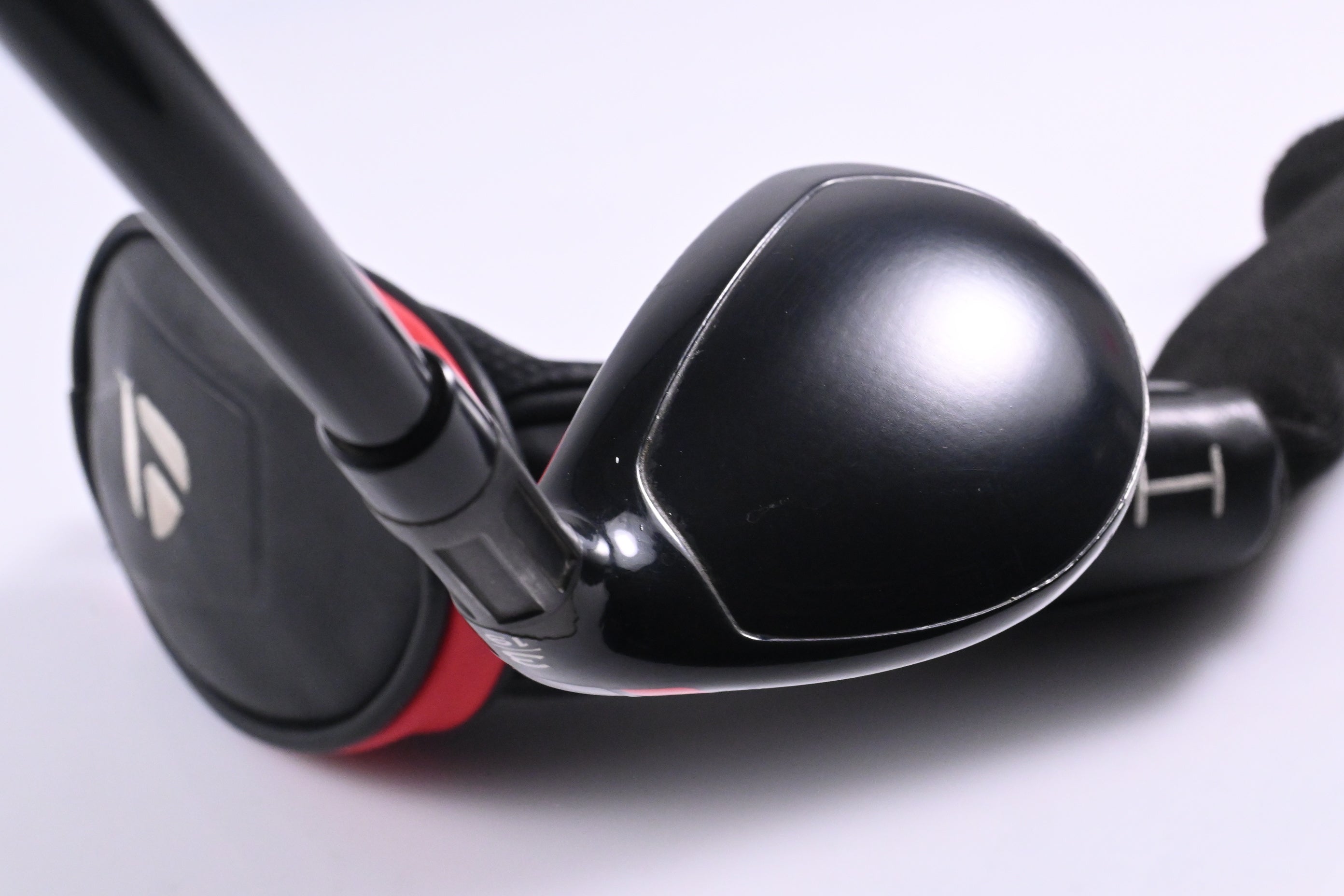 Taylormade Stealth #3 Hybrid / 19 Degree / Regular Flex Fujikura Ventus Red 6