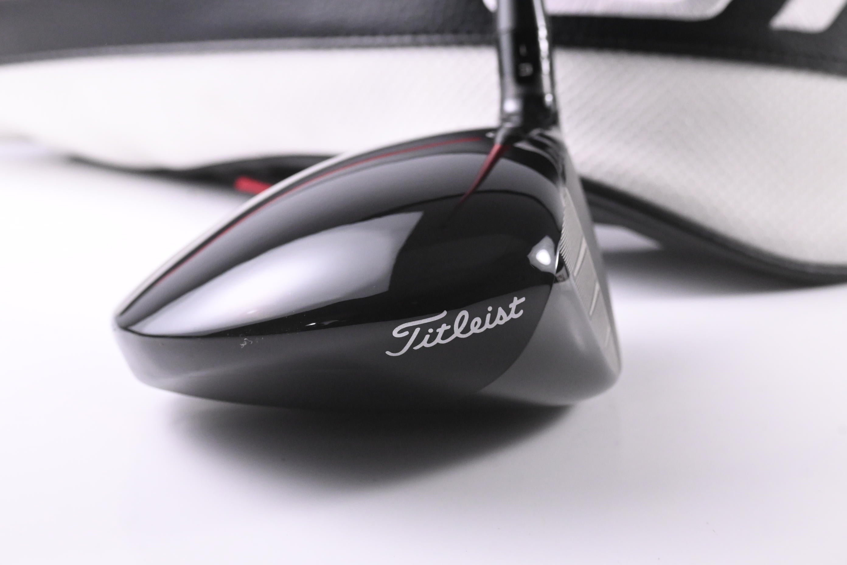 Titleist GT2 Driver / 9 Degree / Stiff Flex ACCRA GX Red 360 Shaft