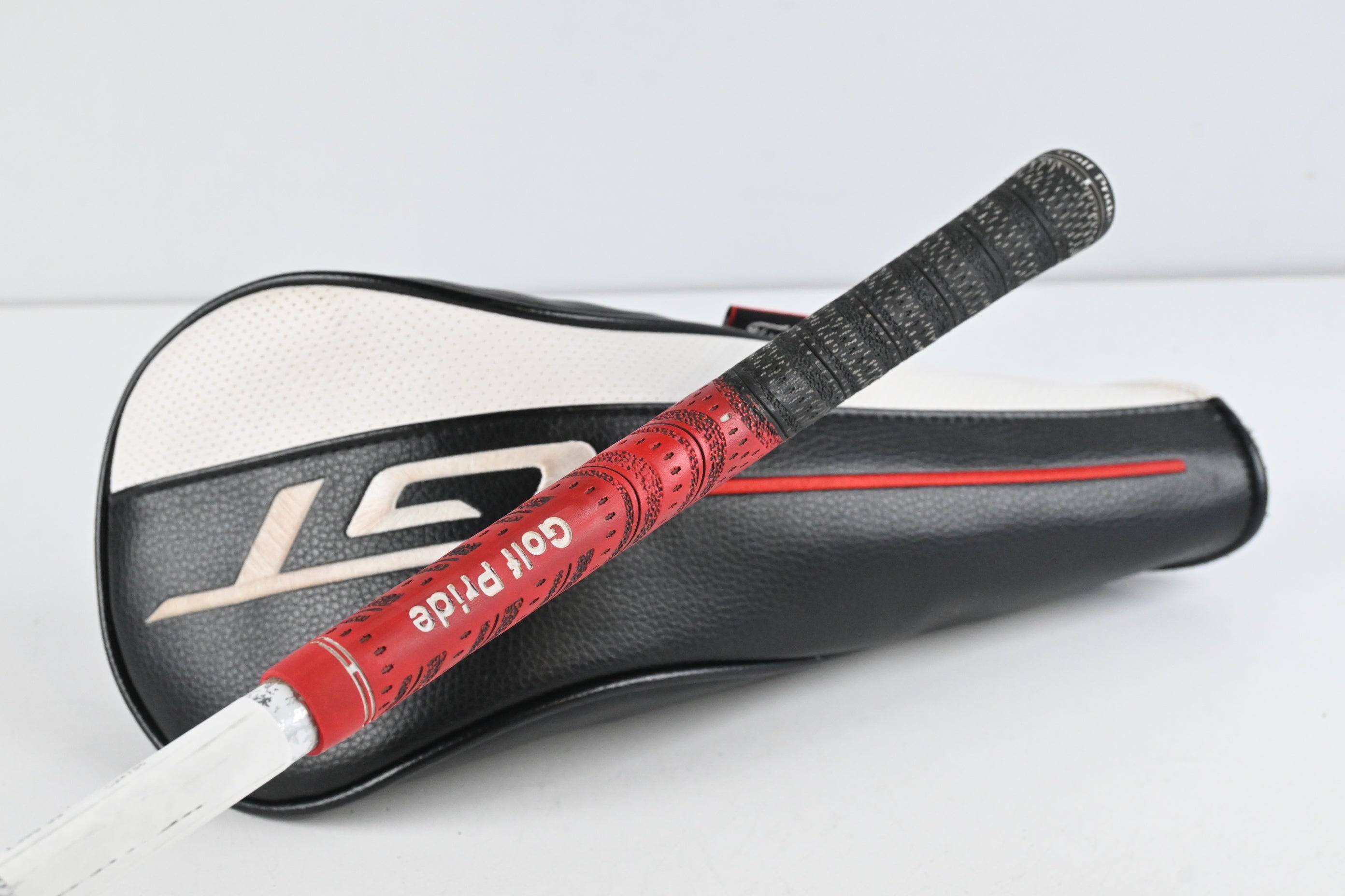 Titleist GT2 Driver / 11 Degree / Regular Flex Denali Red 50 Shaft