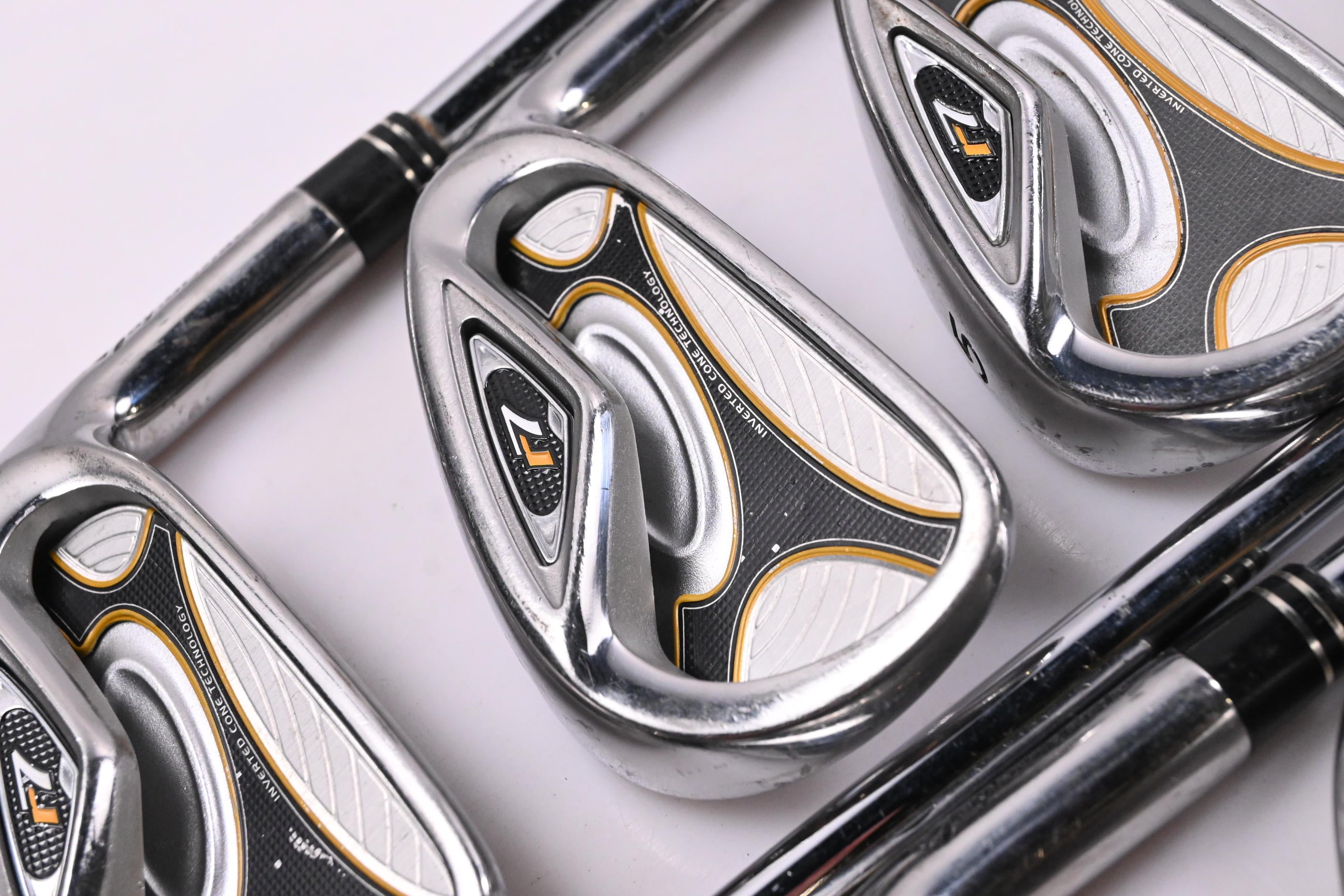 Taylormade R7 Irons / 3-PW+SW / Stiff Flex Taylormade Shafts