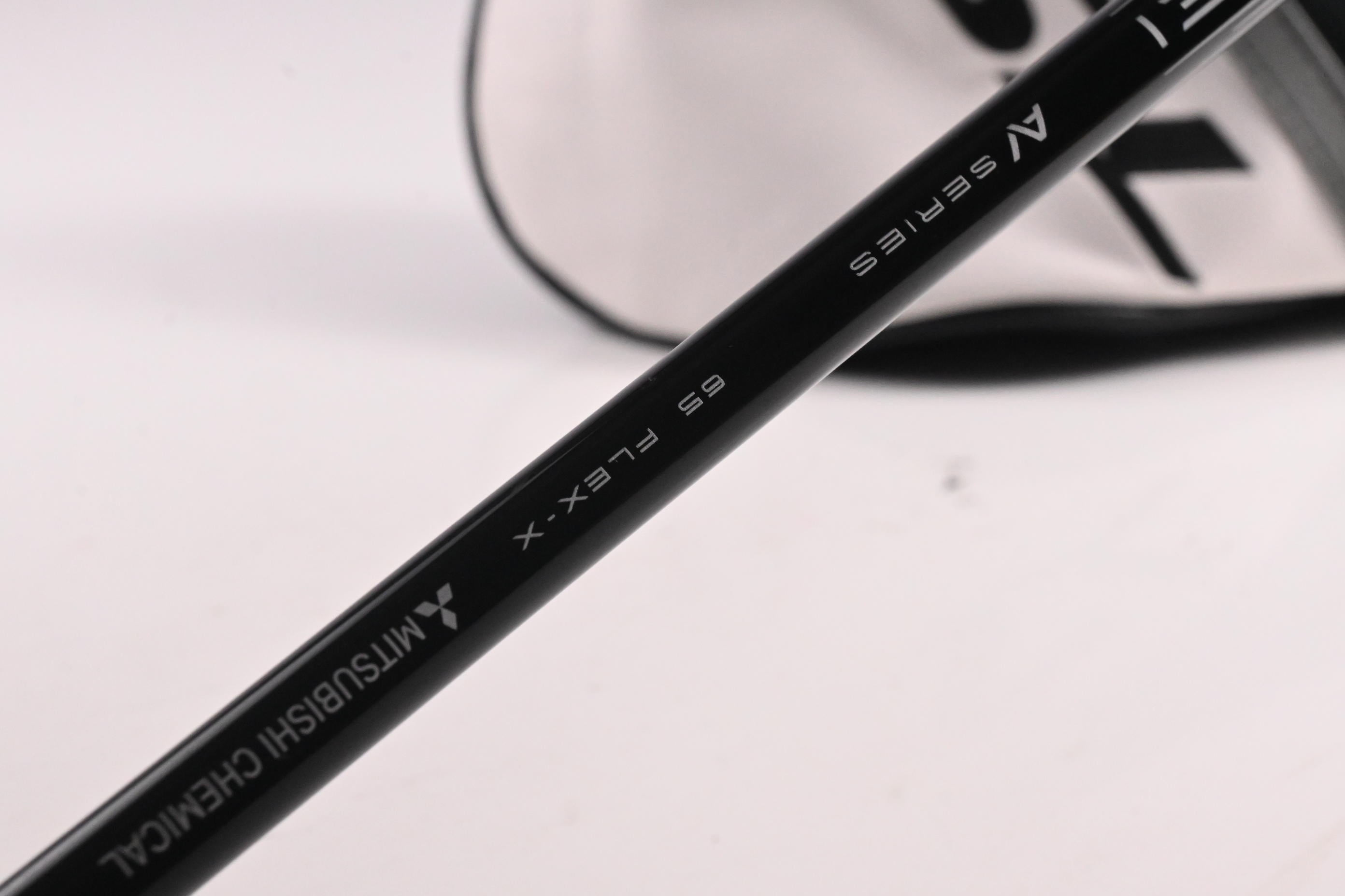 Titleist TSR4 Driver / 8 Degree / X-Flex Tensei AV Raw Blue 65 Shaft