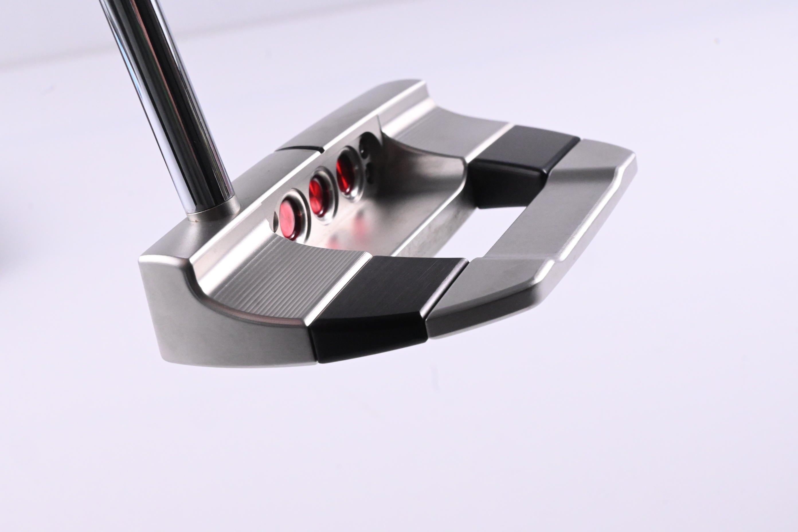 Scotty Cameron 2025 Studio Style Fastback Putter / 33 Inch