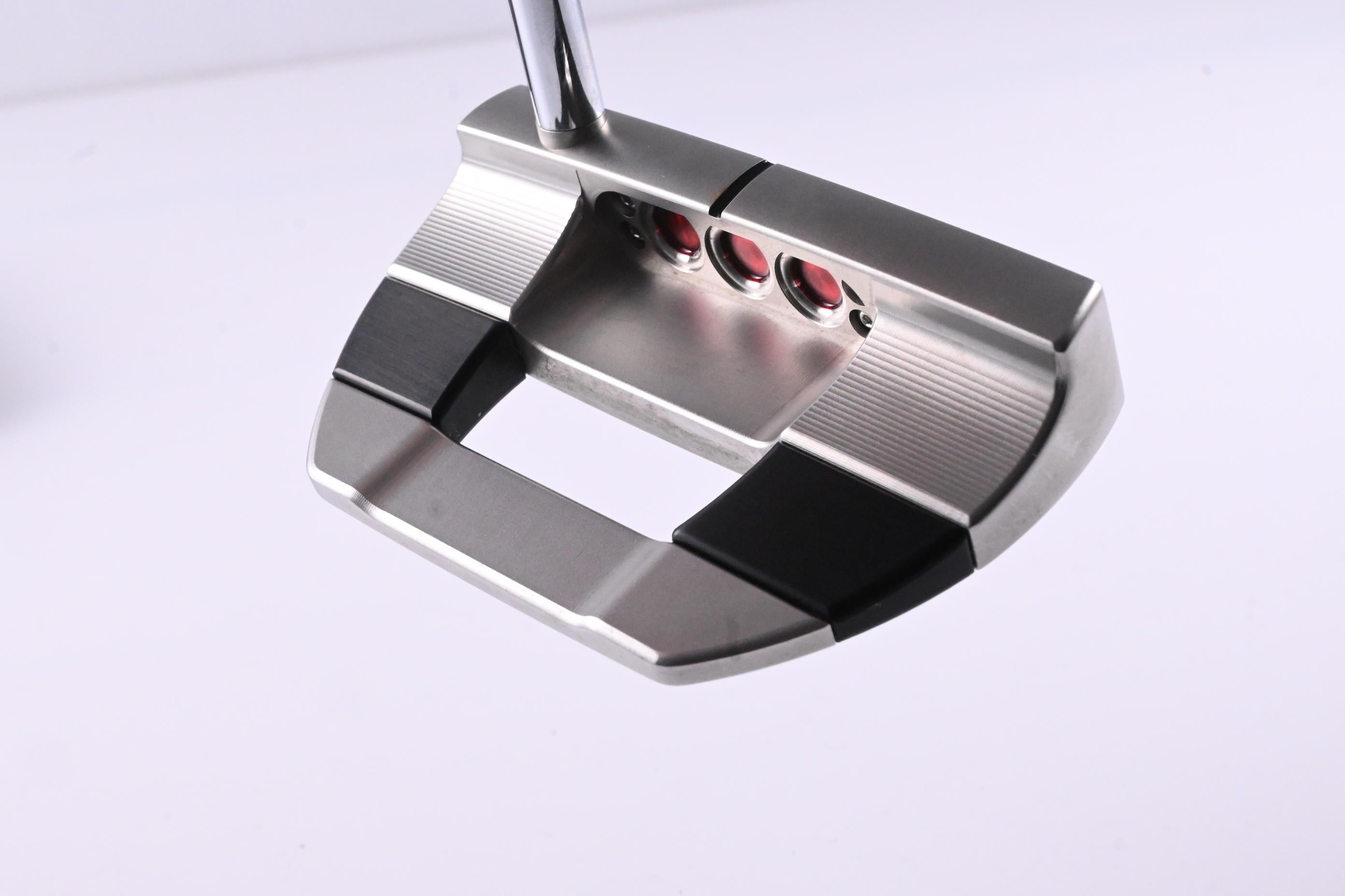Scotty Cameron 2025 Studio Style Fastback Putter / 33 Inch