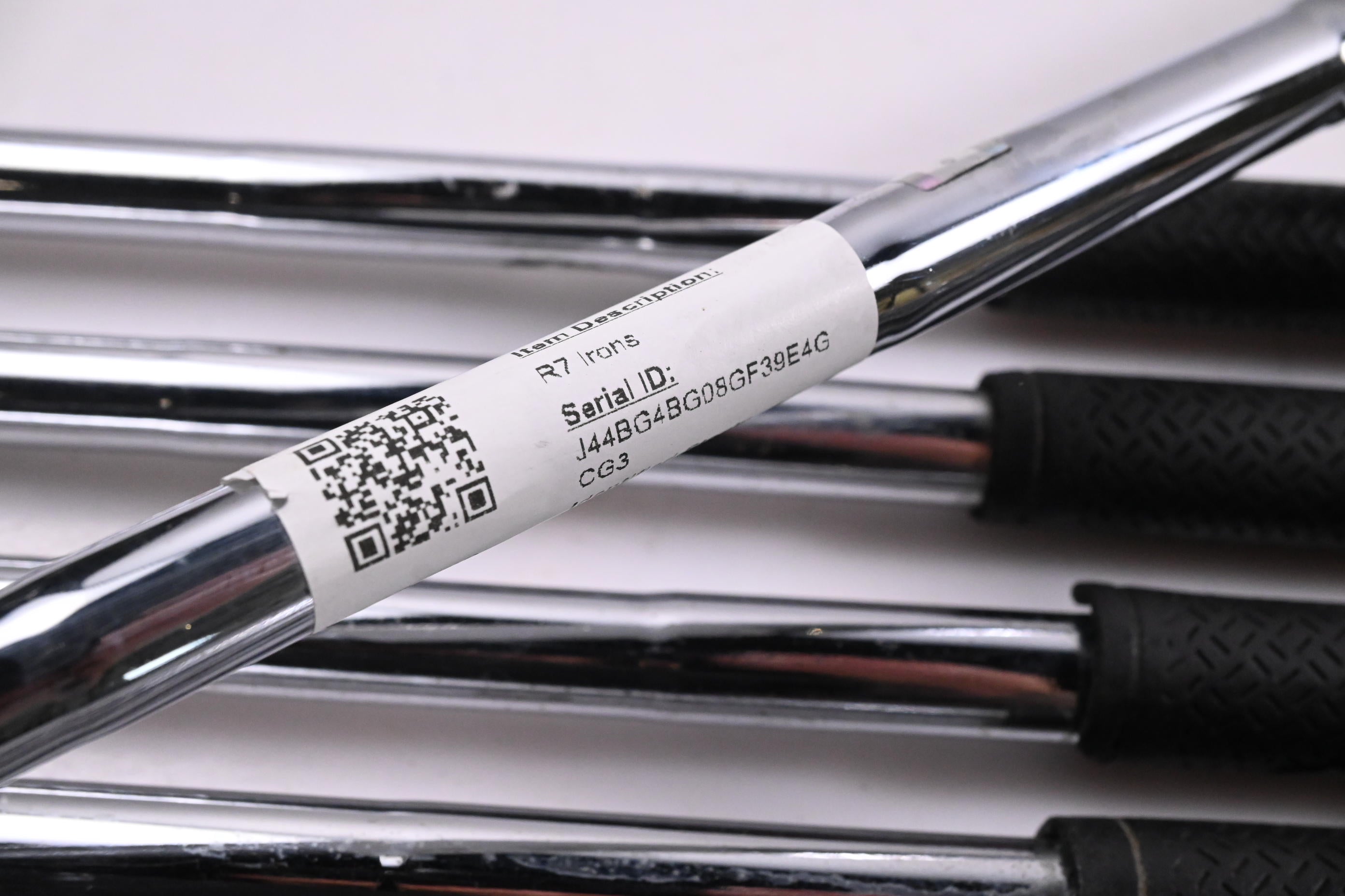 Taylormade R7 Irons / 3-PW+SW / Stiff Flex Taylormade Shafts