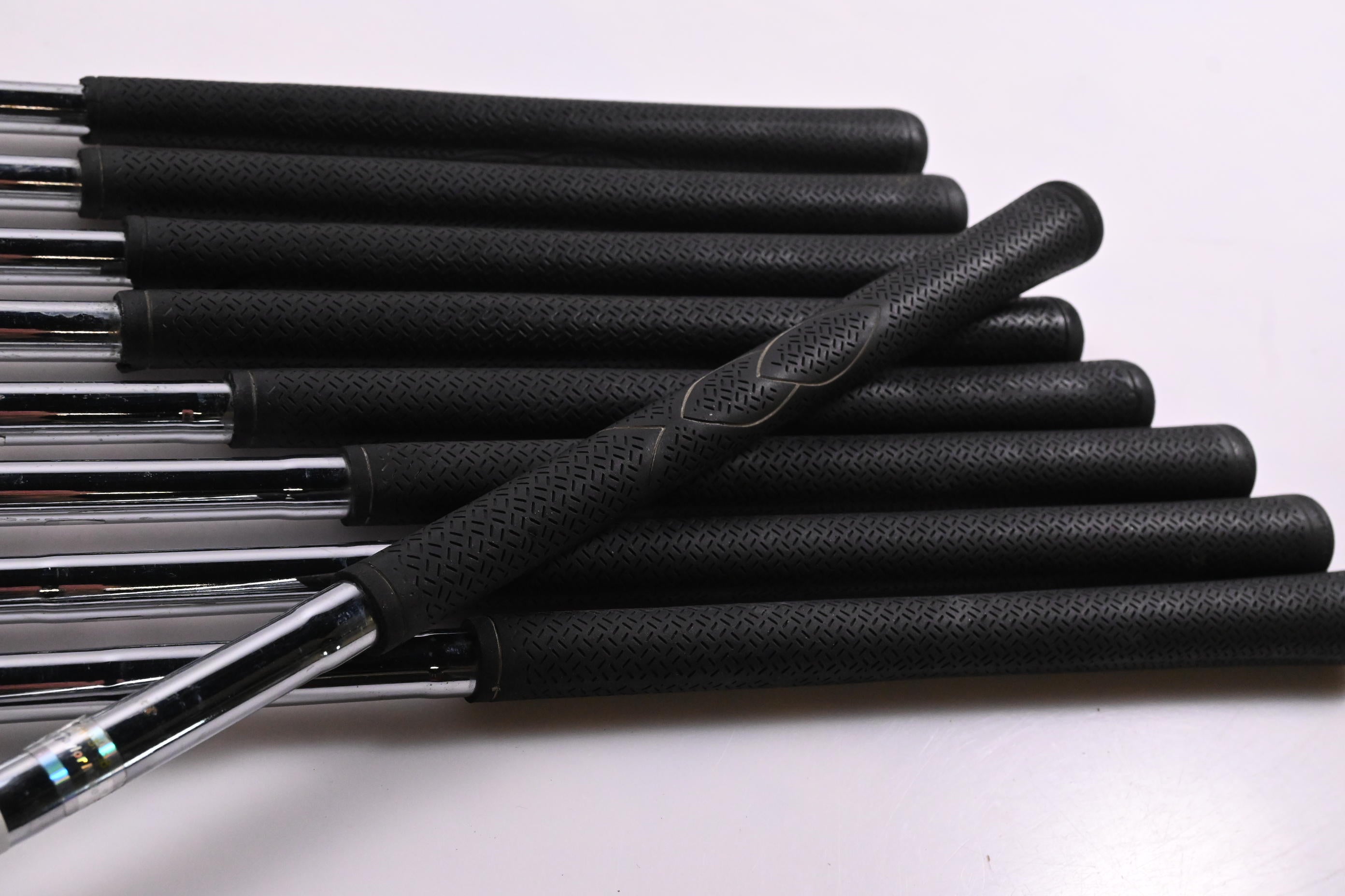 Taylormade R7 Irons / 3-PW+SW / Stiff Flex Taylormade Shafts