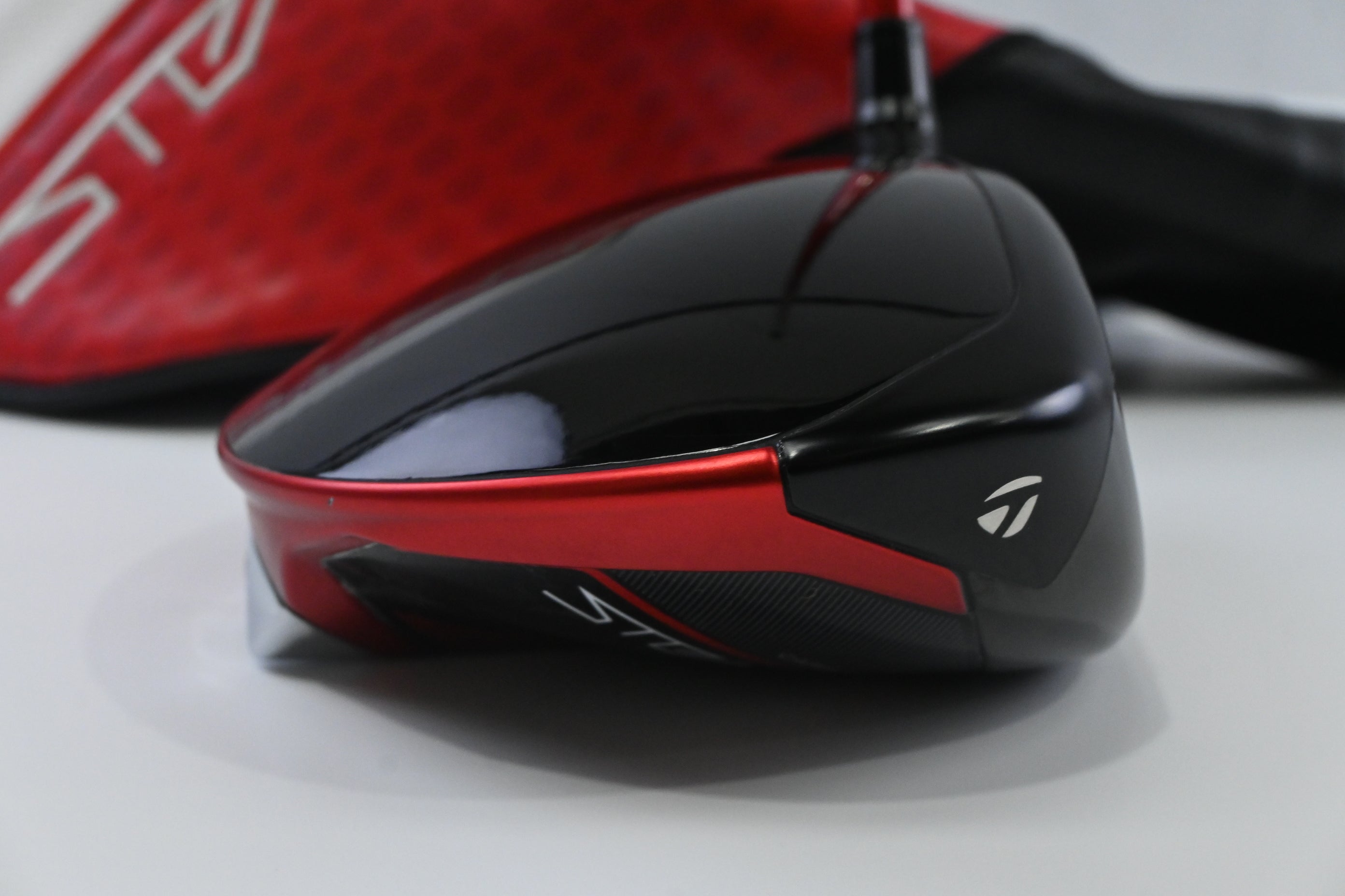 Taylormade Stealth 2 HD Driver / 10.5 Degree / Regular Flex Fujikura Speeder NX