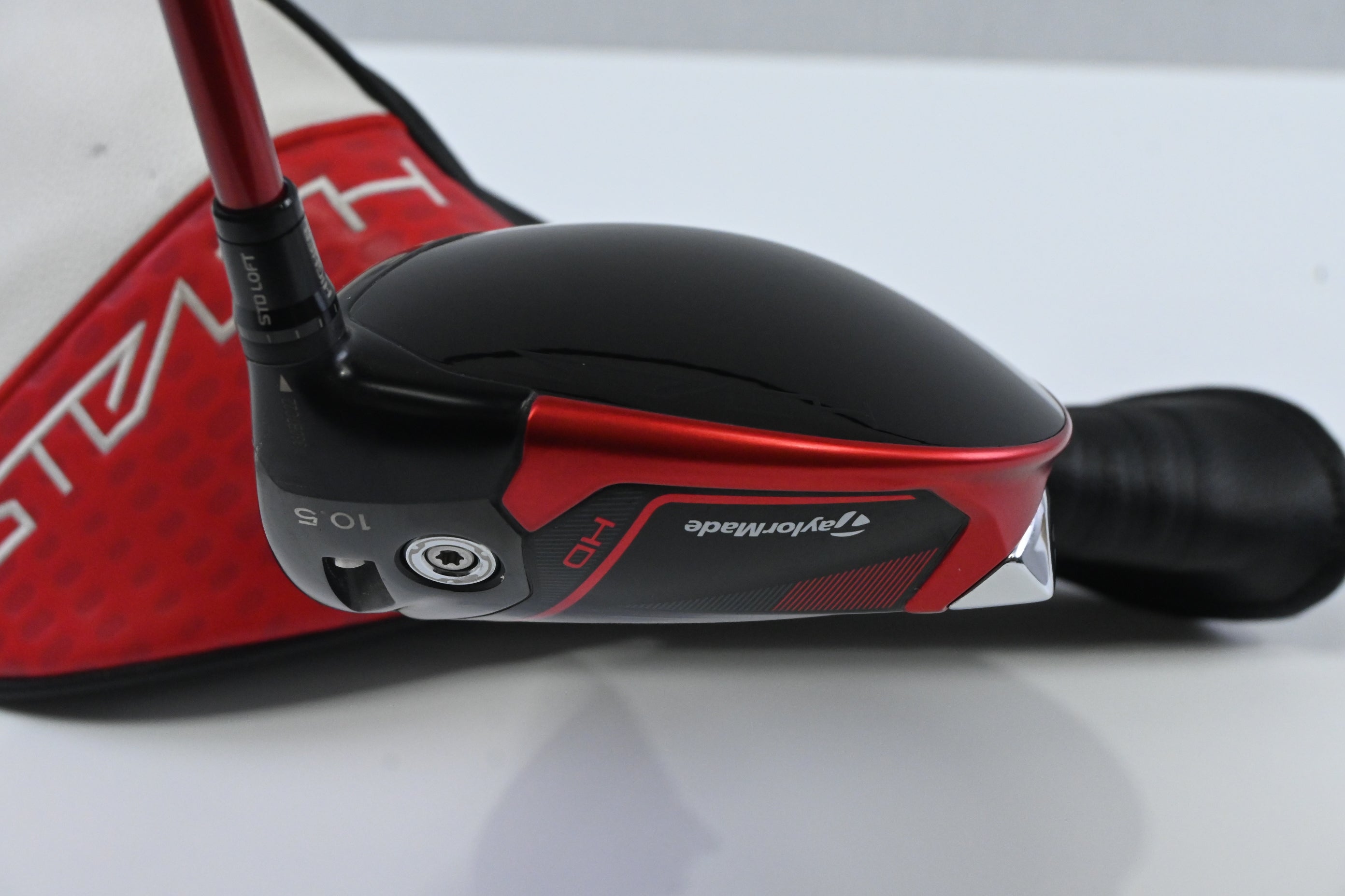 Taylormade Stealth 2 HD Driver / 10.5 Degree / Regular Flex Fujikura Speeder NX