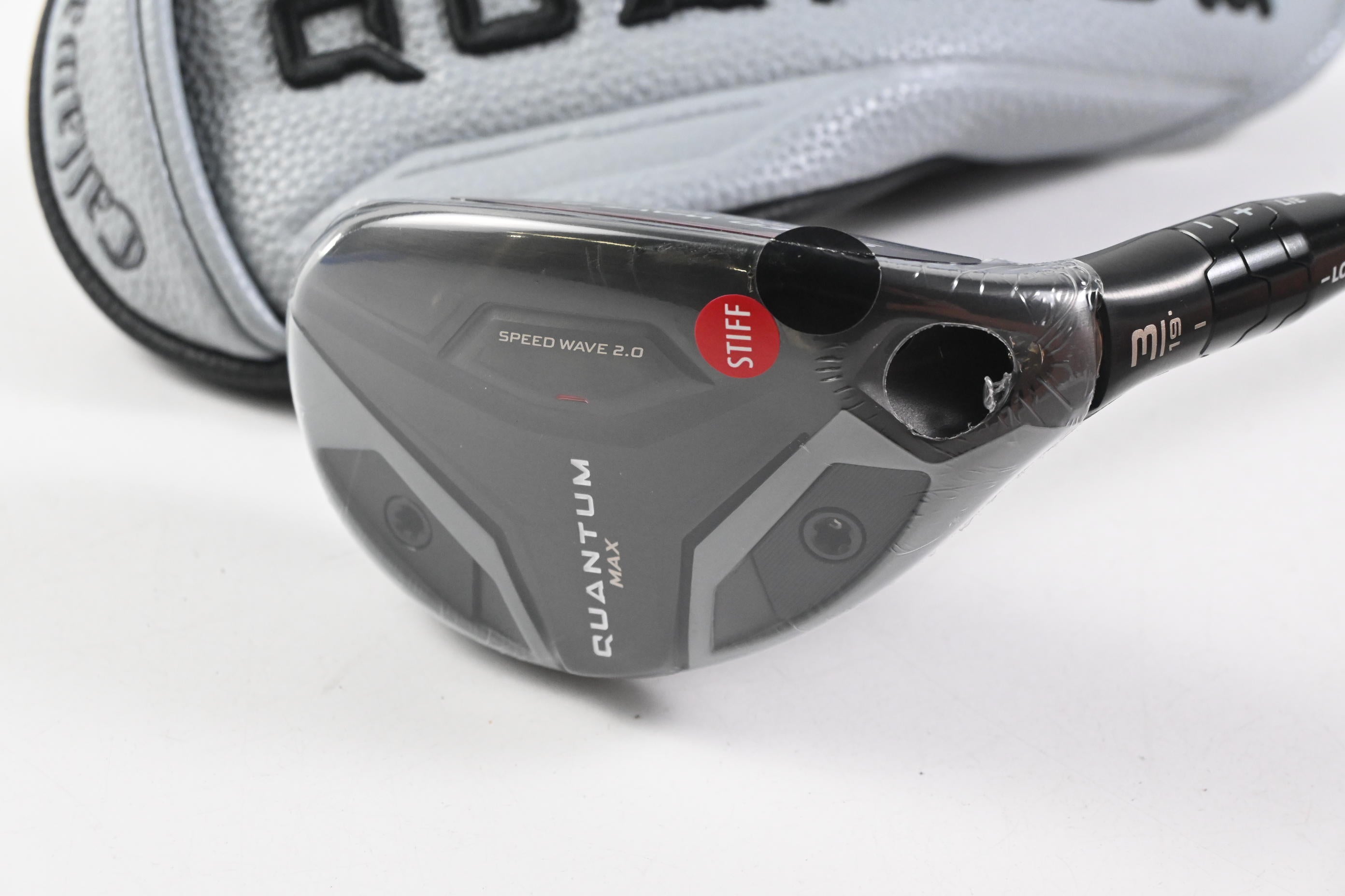 Callaway Quantum Max #3 Hybrid / 19 Degree / Stiff Flex Denali Frost Silver 70