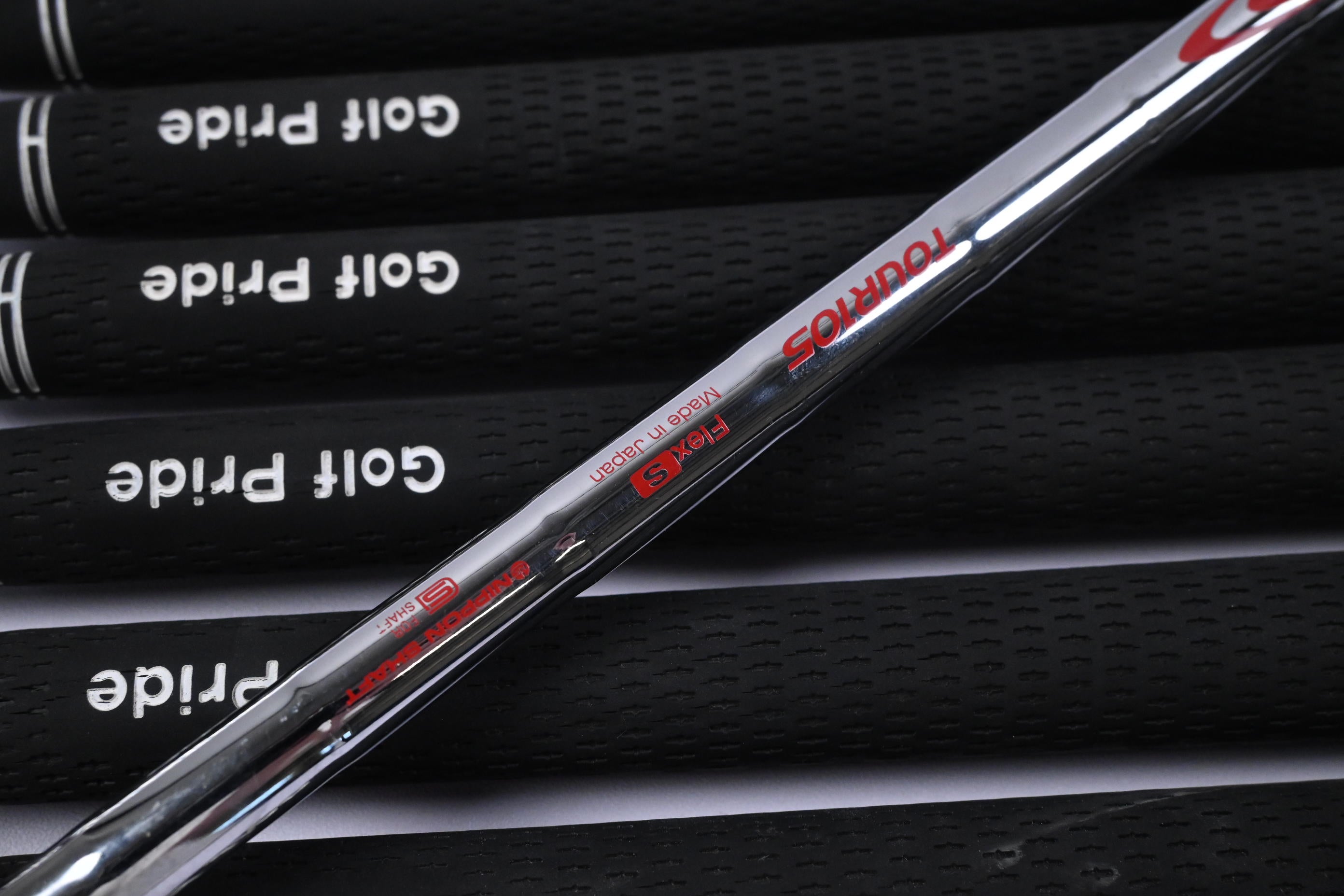 Titleist 714 AP2 Irons / 4-PW / Stiff Flex N.S.PRO Modus³ Tour105 Shafts