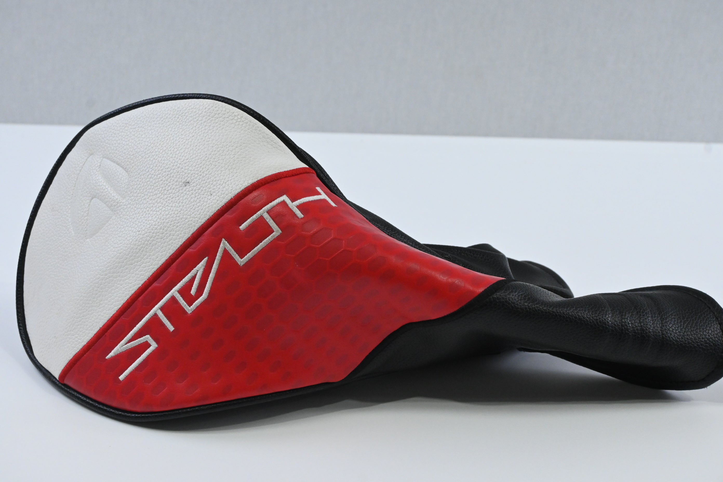 Taylormade Stealth 2 HD Driver / 10.5 Degree / Regular Flex Fujikura Speeder NX