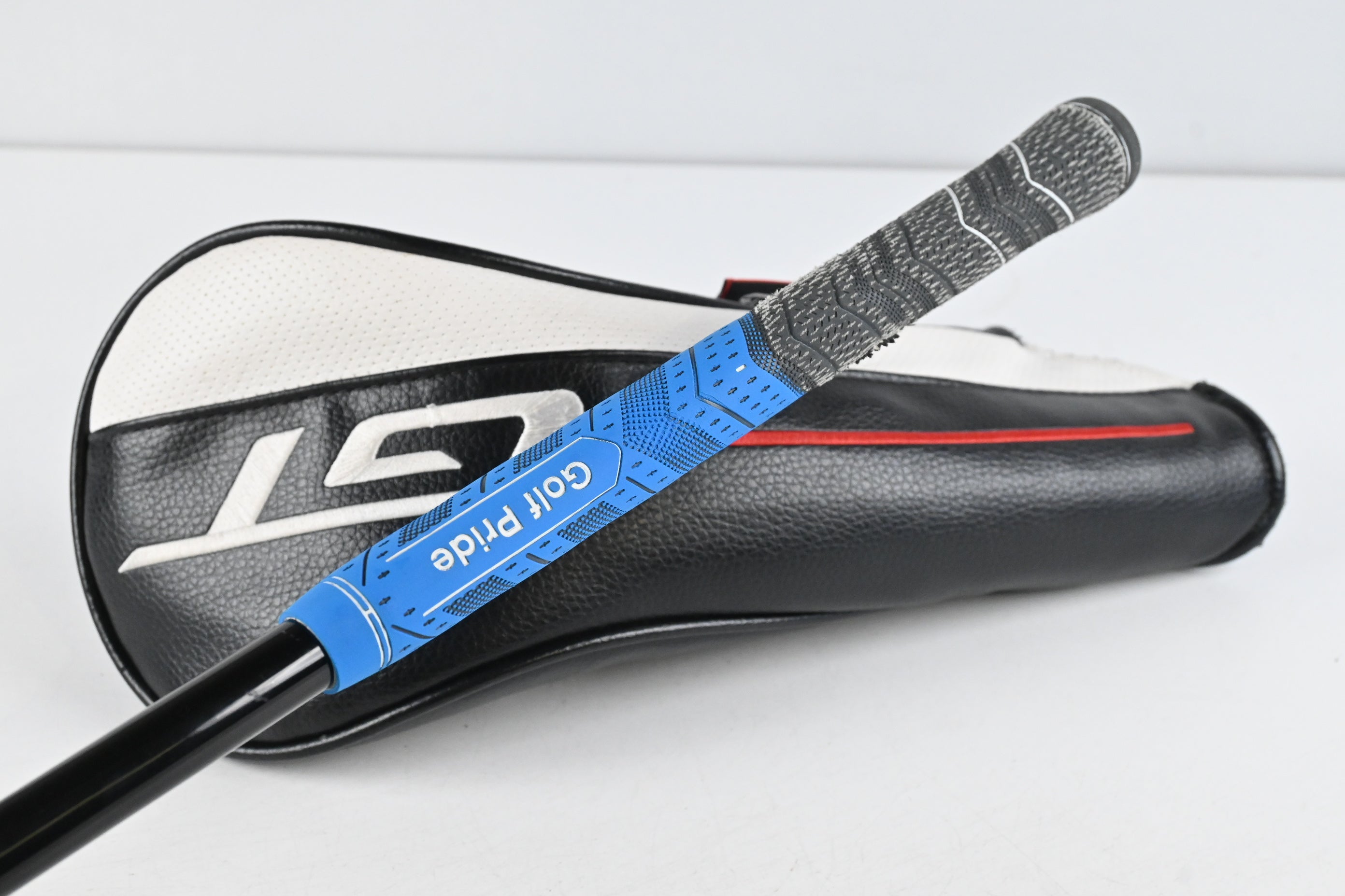 Titleist GT3 Driver / 10 Degree / Stiff Flex Hzrdus Gen 4 Black 60 Shaft