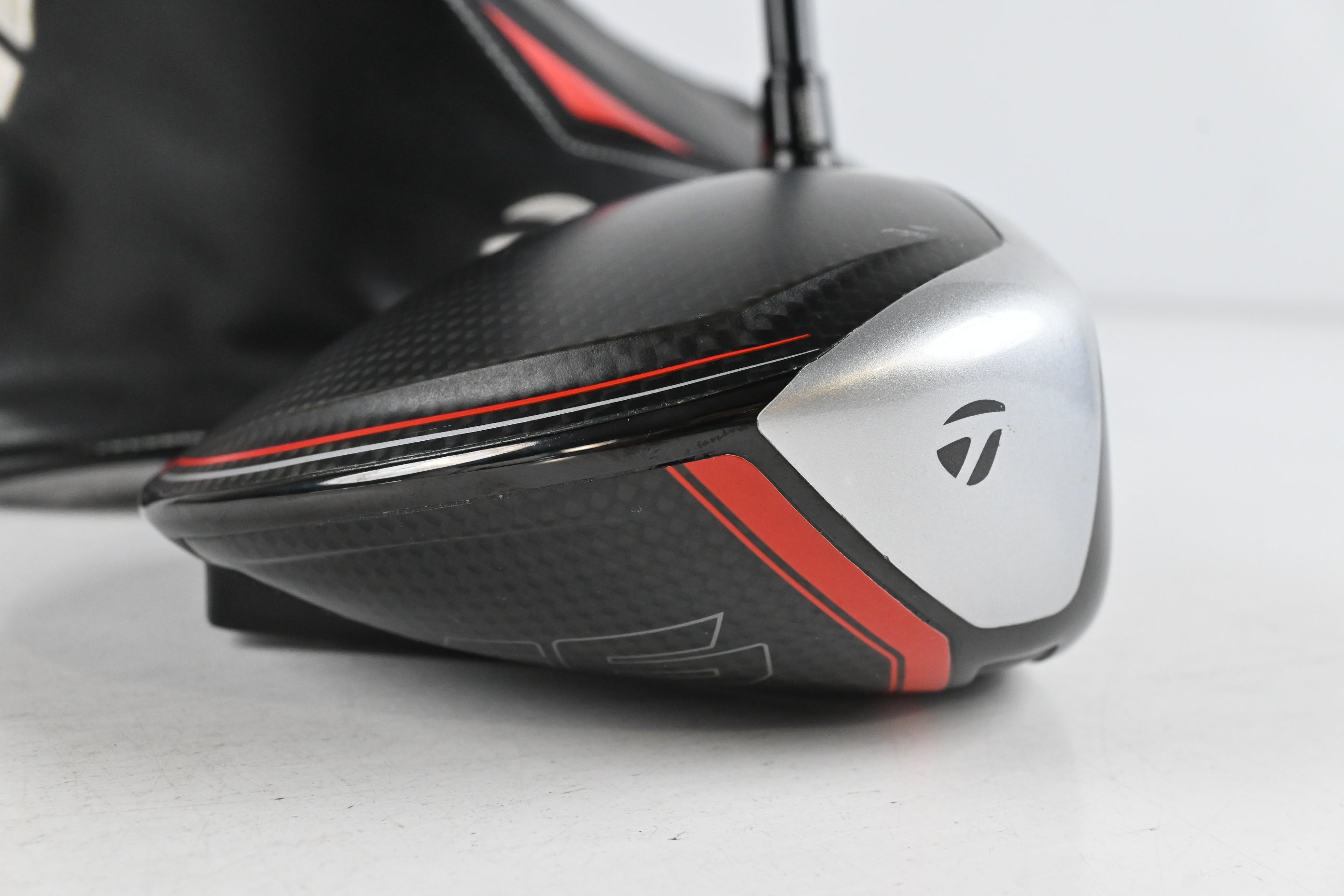 Taylormade M6 Driver / 9 Degree / Stiff Flex Fujikura Atmos Black 6 Shaft