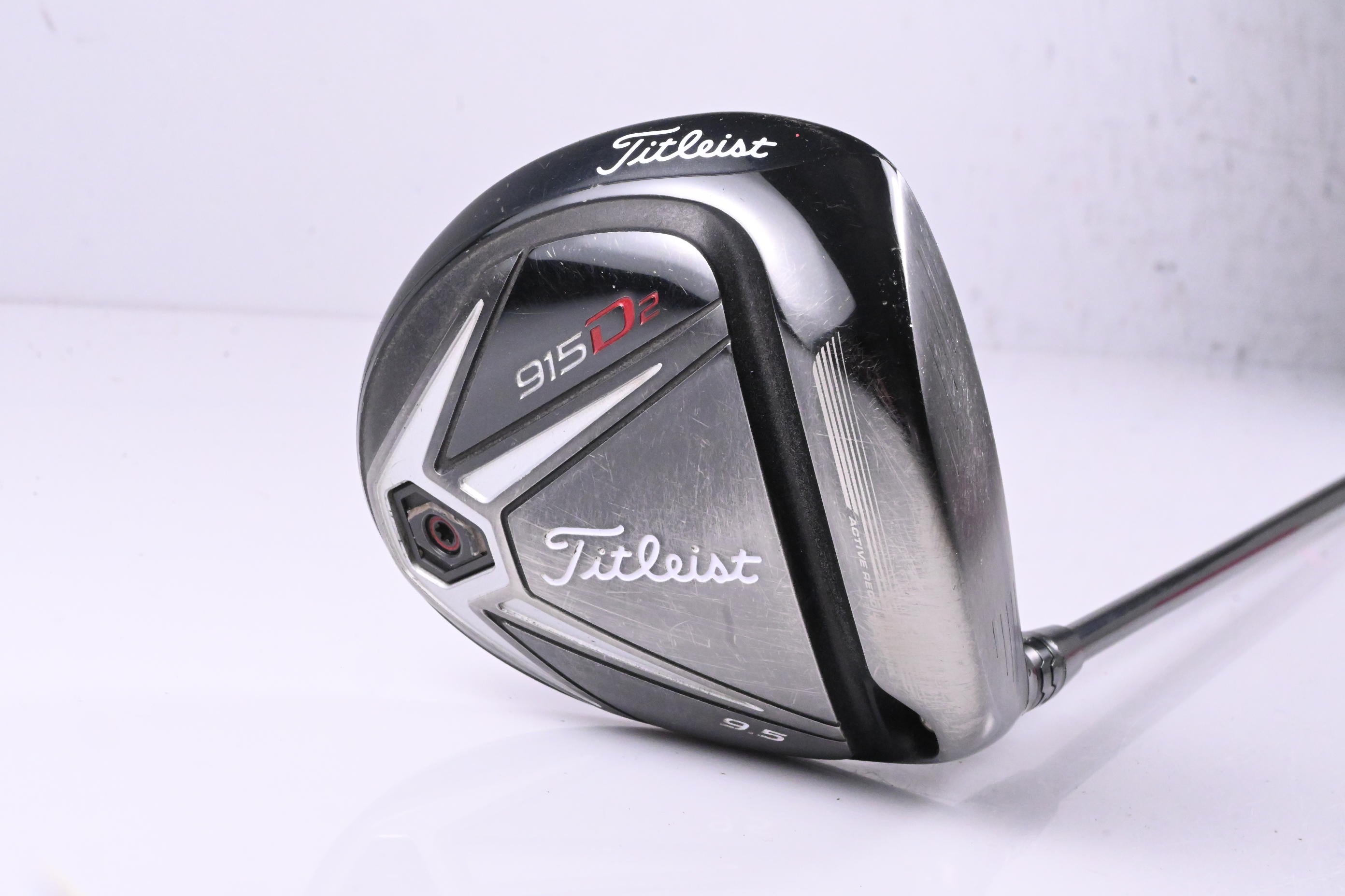 Titleist 915 D2 Driver / 9.5 Degree / Stiff Flex Grafalloy Prolaunch Red