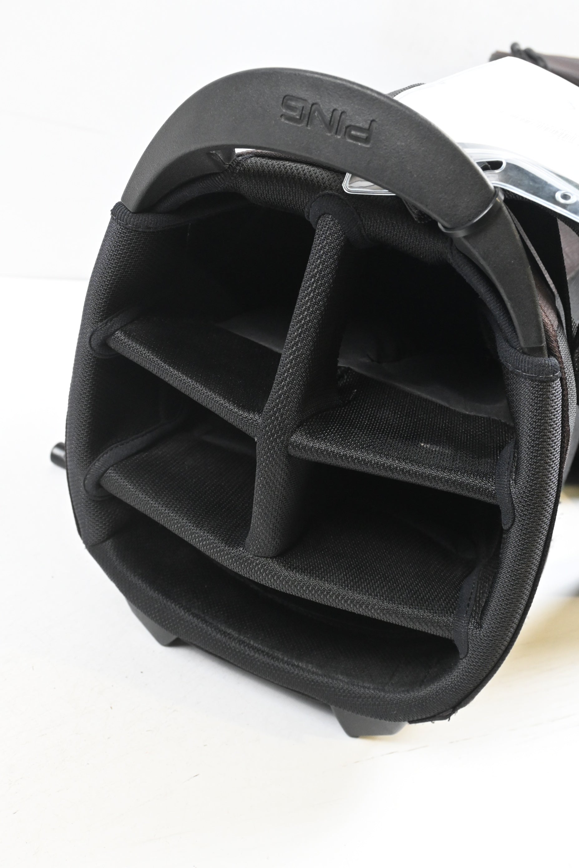 Ping Hoofer Stand Bag / 5-Way Divider / Black, White