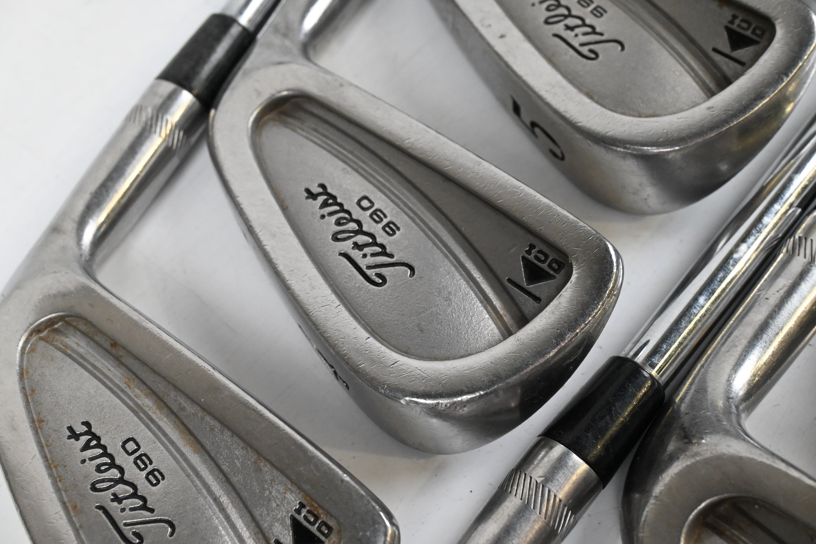 Titleist DCI 990 Irons / 3-PW / Regular Flex Dynamic Gold R300 Shafts