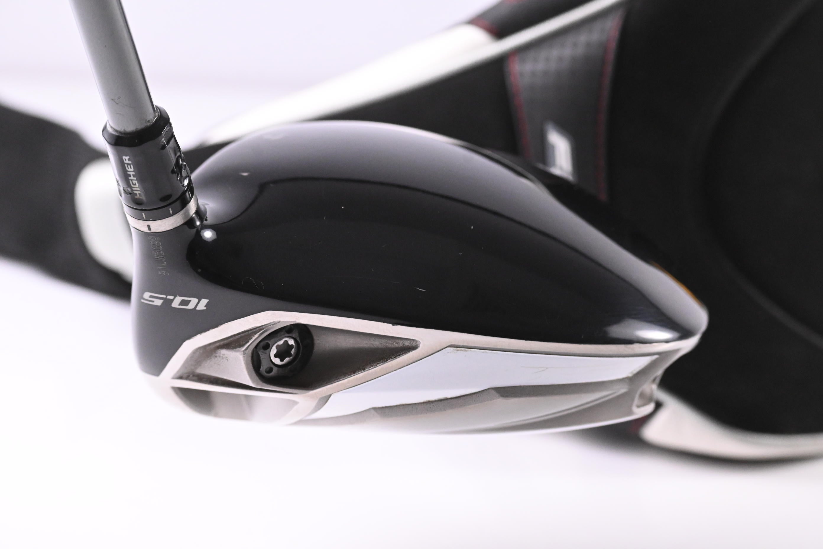 Taylormade R9 Driver / 10.5 Degree / Regular Flex Matrix Ozik Shaft