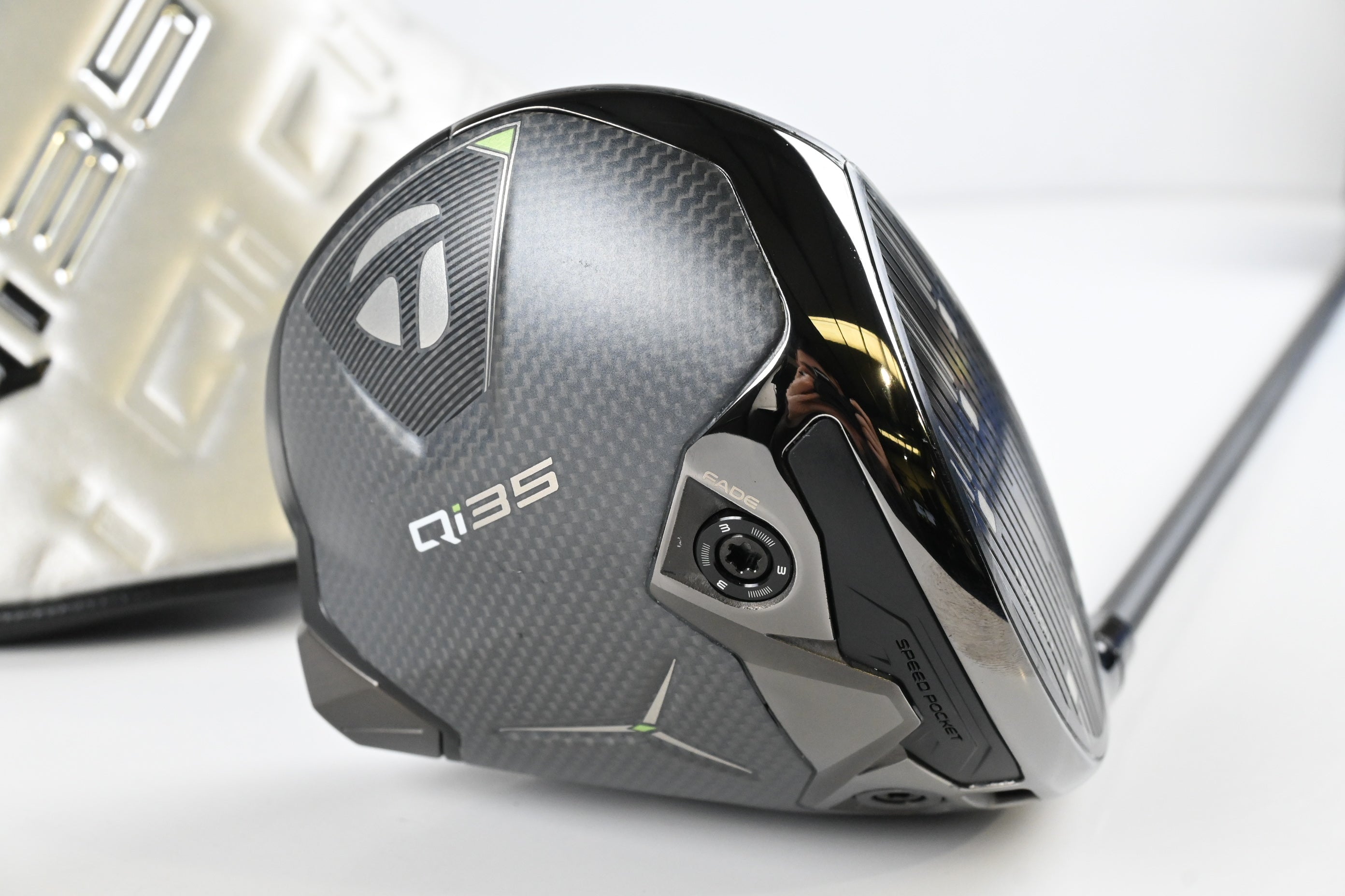 Taylormade Qi35 LS Driver / 8 Degree / X-Flex Kai'li Dark Waves Blue 60 Shaft