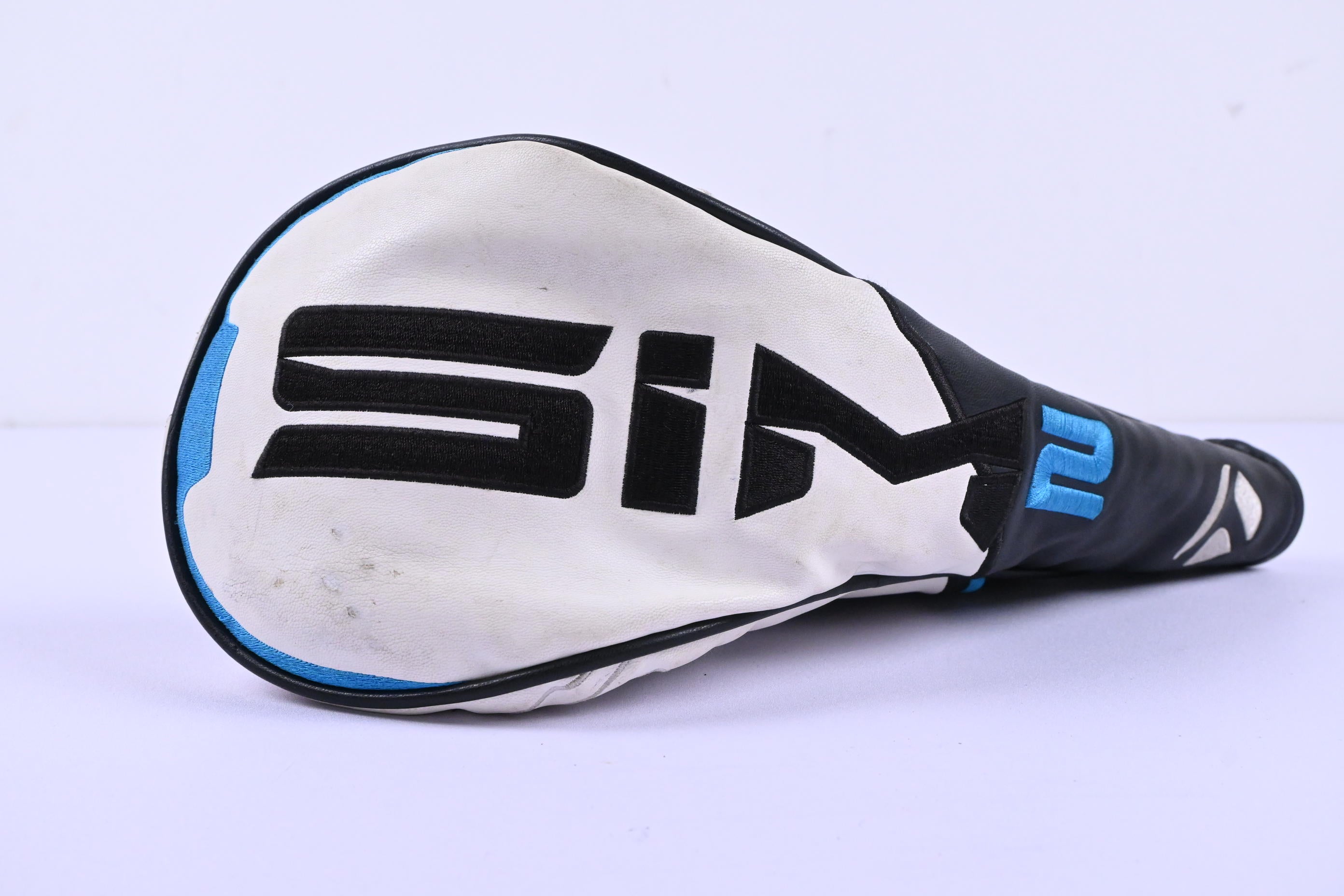 Taylormade SIM2 Max Driver / 10.5 Degree / Regular Flex Ventus Blue 5 Shaft