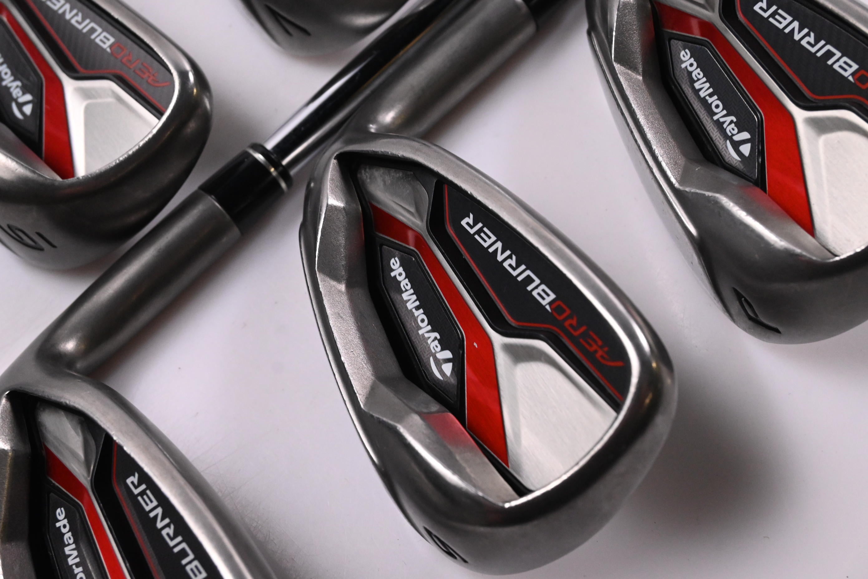 Taylormade Aeroburner Irons / 6-PW / Regular Flex Reax 88 Shafts