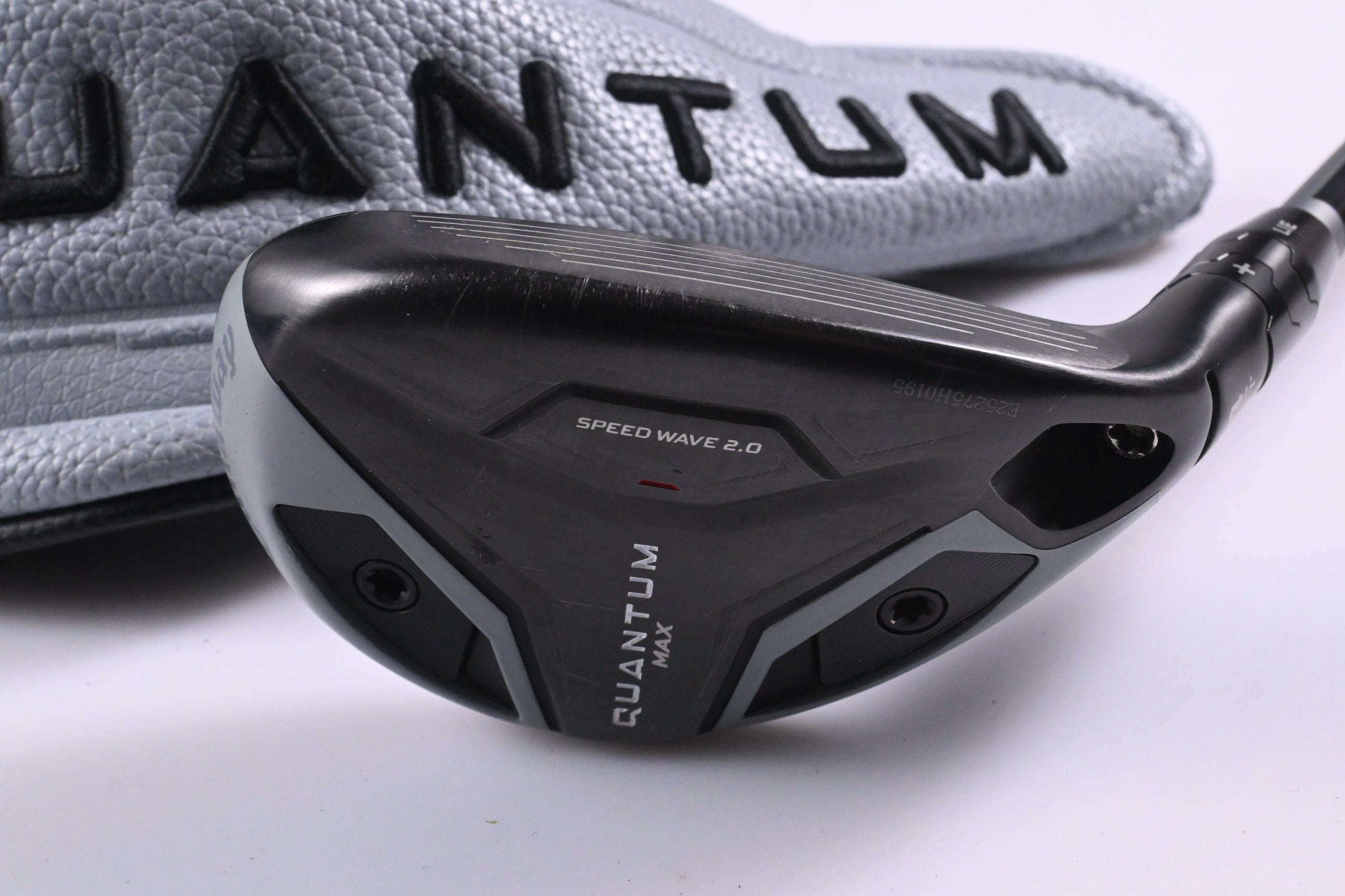 Callaway Quantum Max #4 Hybrid / 21 Degree / Regular Flex Denali Silver 60 Shaft