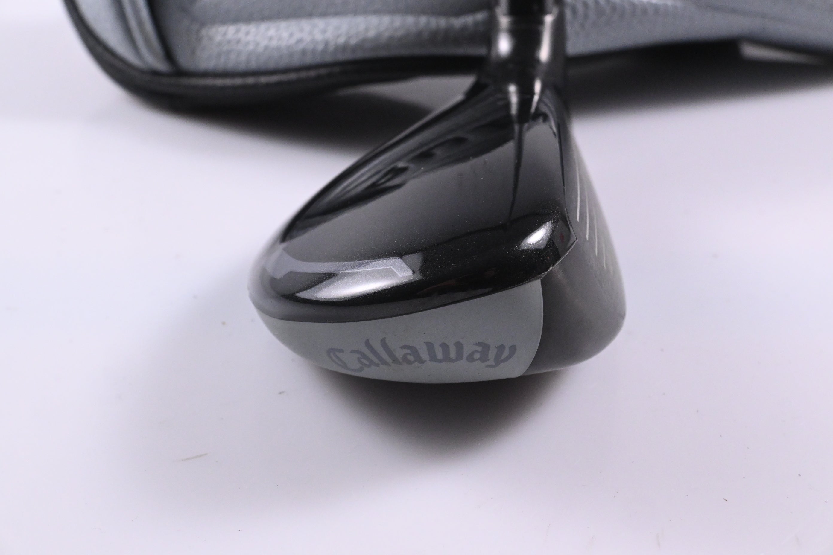 Callaway Quantum Max #4 Hybrid / 21 Degree / Regular Flex Denali Silver 60 Shaft