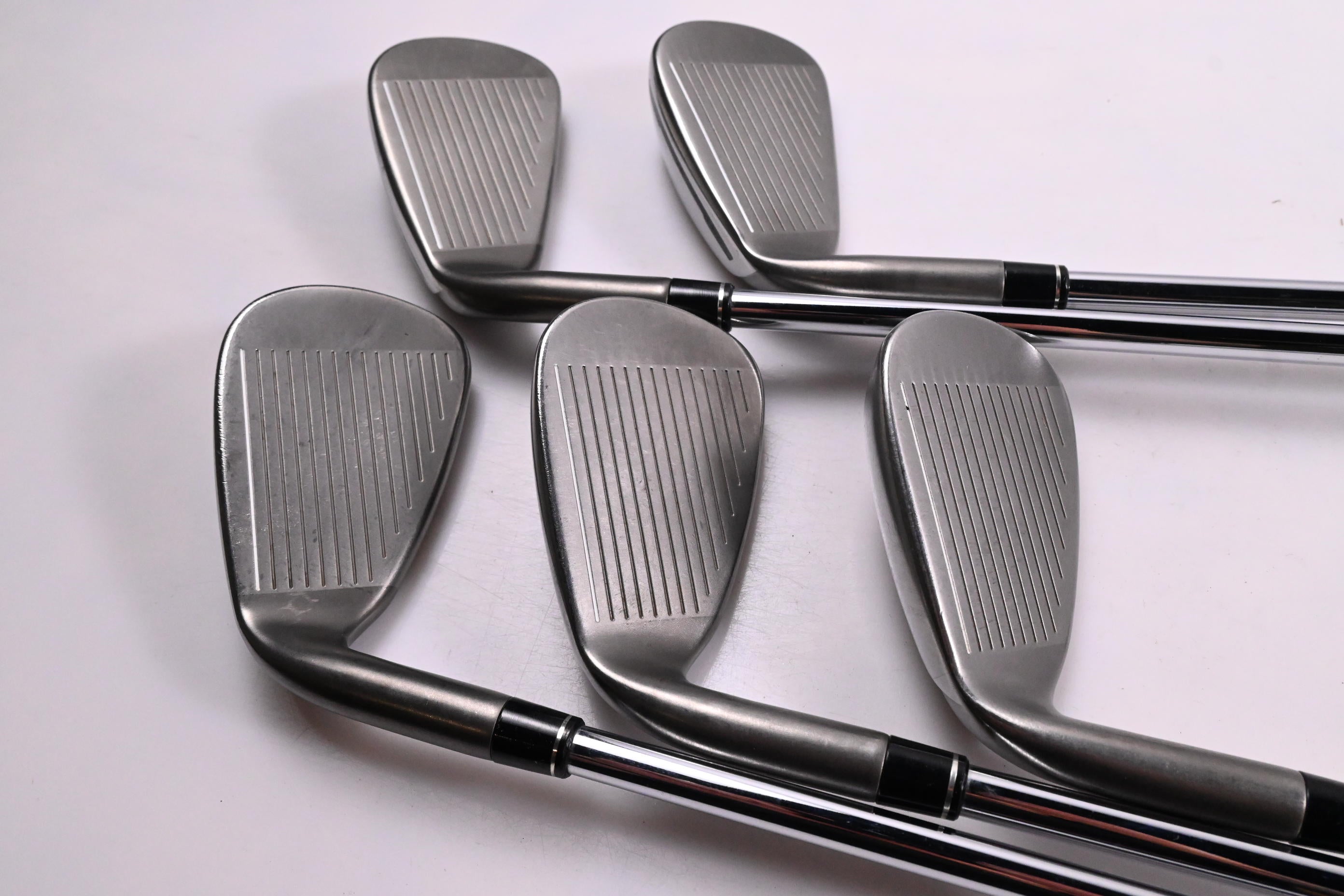 Taylormade Aeroburner Irons / 6-PW / Regular Flex Reax 88 Shafts