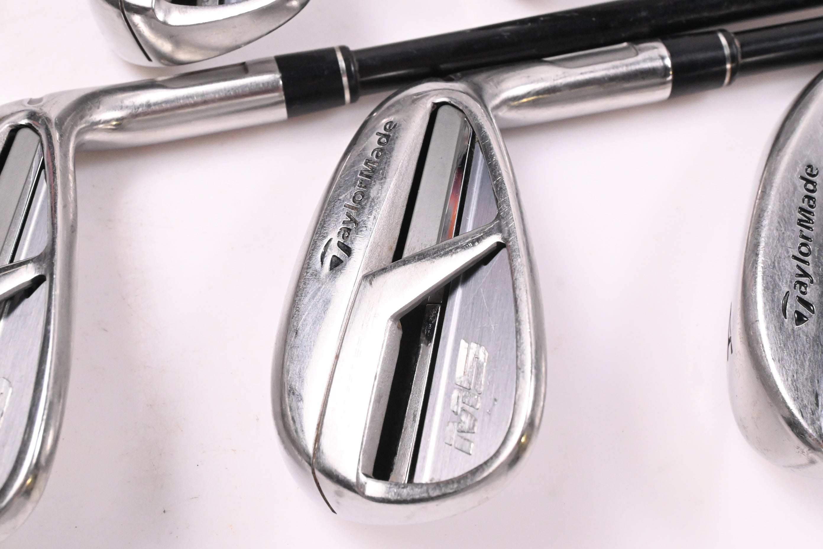 Taylormade M5 Irons / 7-PW+GW / Regular Flex Fujikura Atmos Orange 6 Shafts