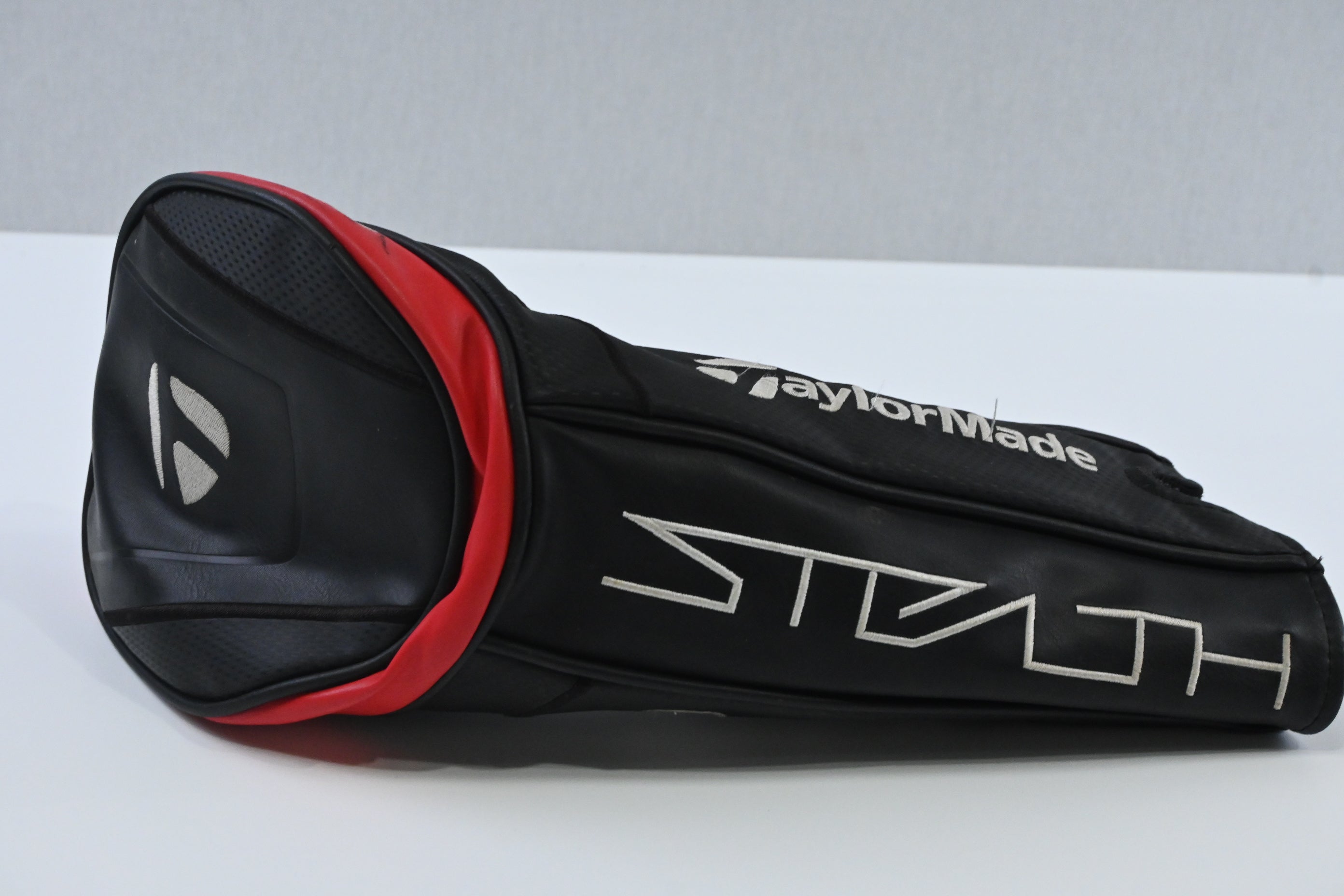 Taylormade Stealth Driver / 9 Degree / Stiff Flex Fujikura Ventus Red 5