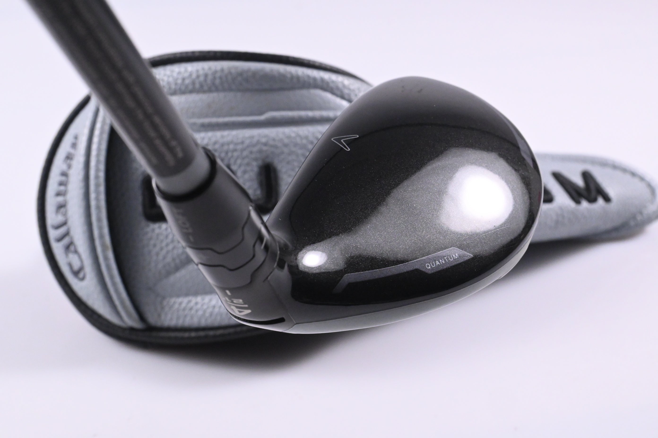 Callaway Quantum Max #4 Hybrid / 21 Degree / Regular Flex Denali Silver 60 Shaft