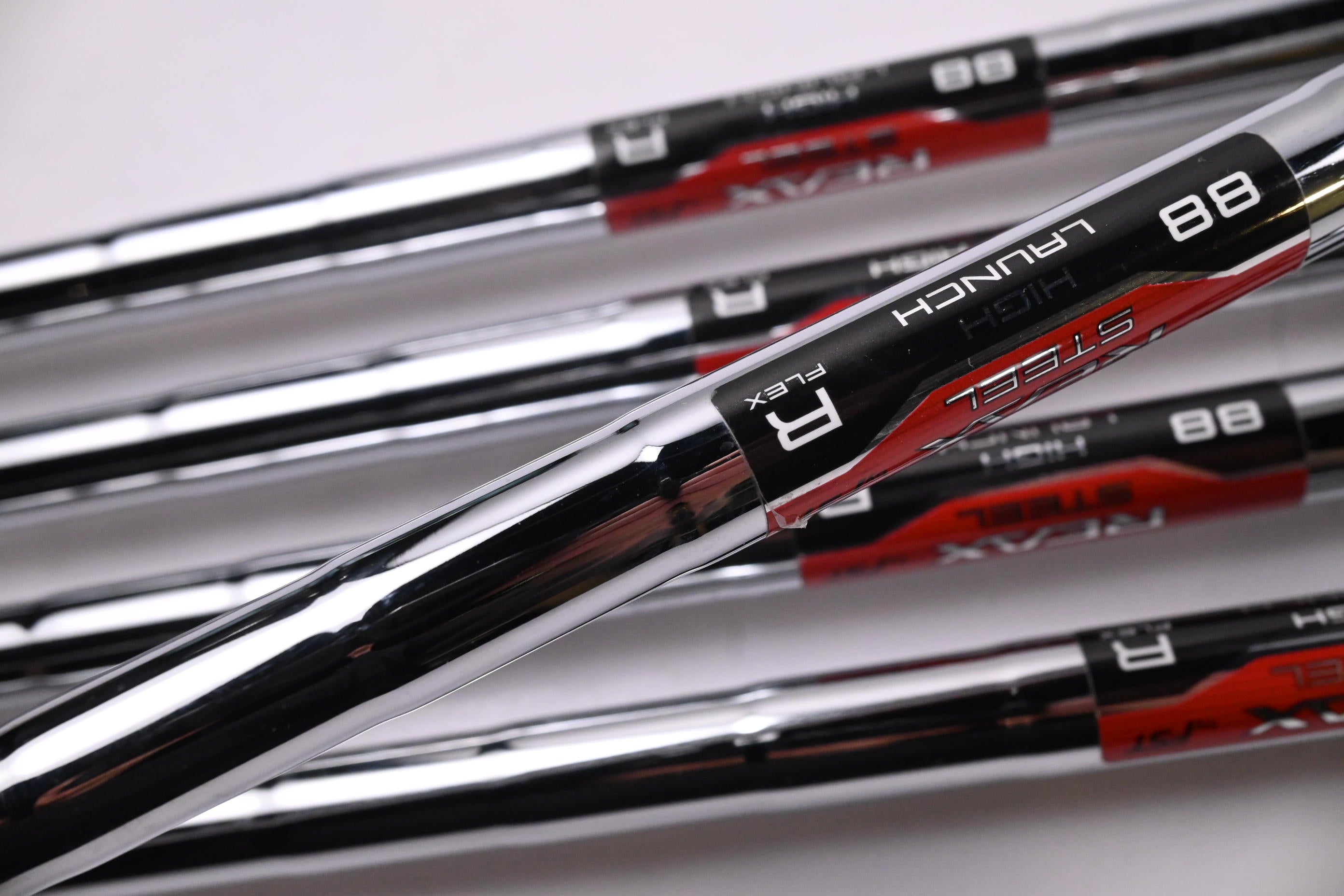 Taylormade Aeroburner Irons / 6-PW / Regular Flex Reax 88 Shafts