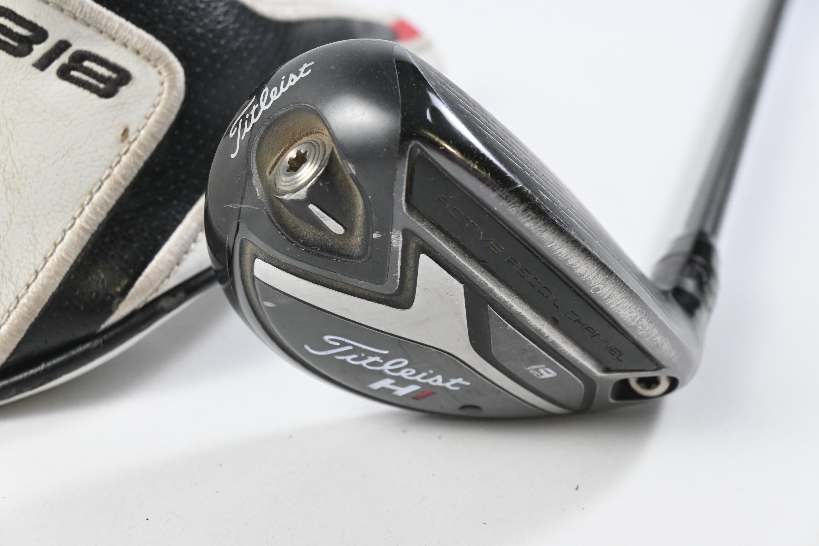 Titleist 818 H1 #3 Hybrid / 19 Degree / Stiff Flex Aldila Rogue M.AX 85 Shaft