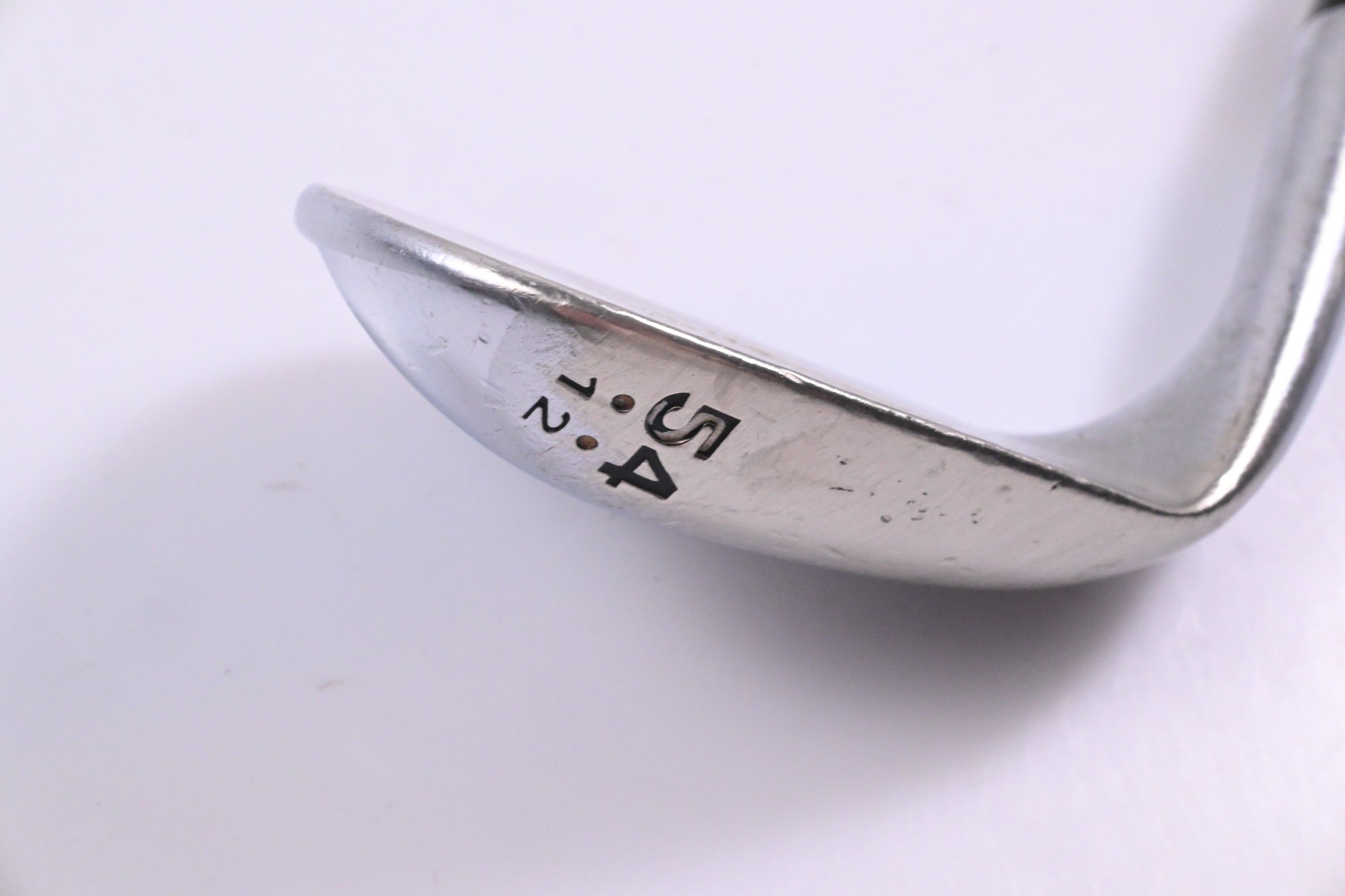 Cleveland 588 RTX Sand Wedge / 54 Degree / Stiff Flex Dynamic Gold S300